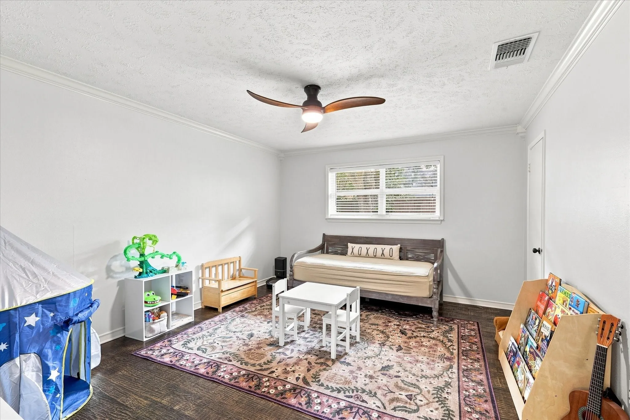 Single Family Residence For Sale in Dallas County , 9915 Faircrest Drive, Dallas, Texas 75238, 4 Bedroom, 4 Bathroom, 2 Garage spaces, 2,425 Sqft, built in 1967, mls#21357987, Real Estate Agent in Dallas, Homes For Sale in Dallas county, Homes For Sale in Dallas, Realtor in Dallas Texas, Real Estate Brokerage Independent Realty Texas, Luminita Cordes Realtor