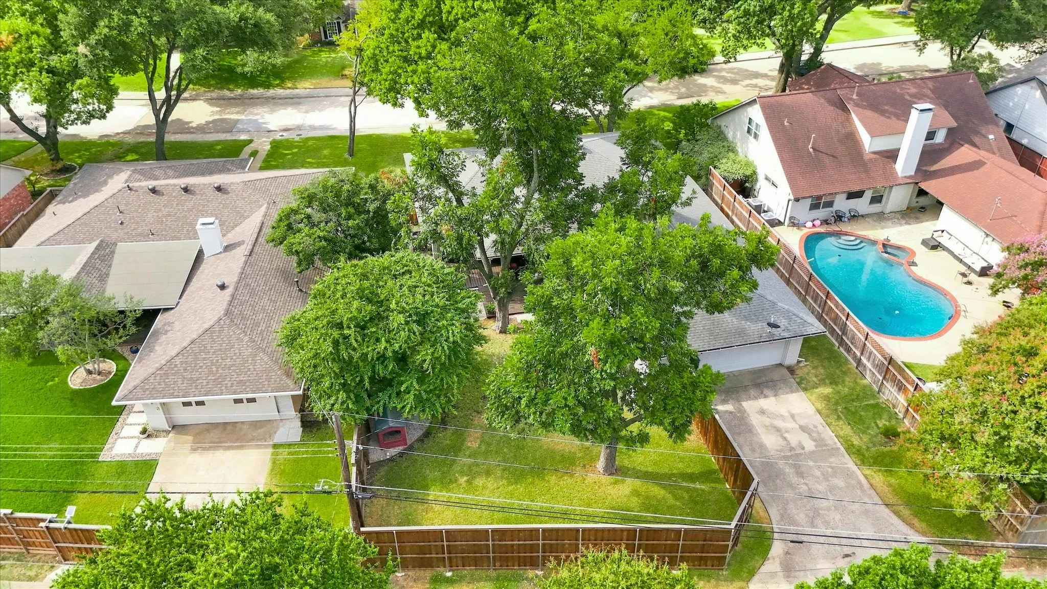 Single Family Residence For Sale in Dallas County , 9915 Faircrest Drive, Dallas, Texas 75238, 4 Bedroom, 4 Bathroom, 2 Garage spaces, 2,425 Sqft, built in 1967, mls#21357987, Real Estate Agent in Dallas, Homes For Sale in Dallas county, Homes For Sale in Dallas, Realtor in Dallas Texas, Real Estate Brokerage Independent Realty Texas, Luminita Cordes Realtor