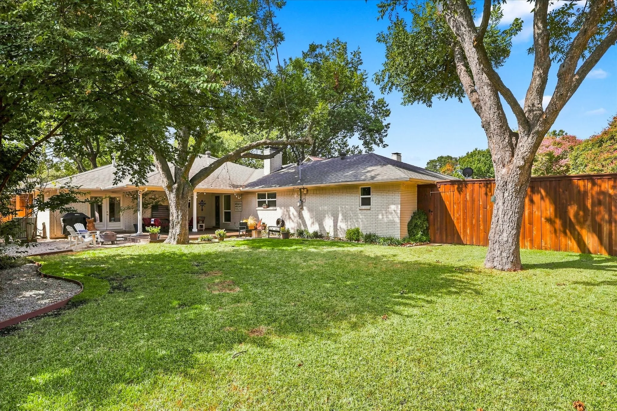 Single Family Residence For Sale in Dallas County , 9915 Faircrest Drive, Dallas, Texas 75238, 4 Bedroom, 4 Bathroom, 2 Garage spaces, 2,425 Sqft, built in 1967, mls#21357987, Real Estate Agent in Dallas, Homes For Sale in Dallas county, Homes For Sale in Dallas, Realtor in Dallas Texas, Real Estate Brokerage Independent Realty Texas, Luminita Cordes Realtor