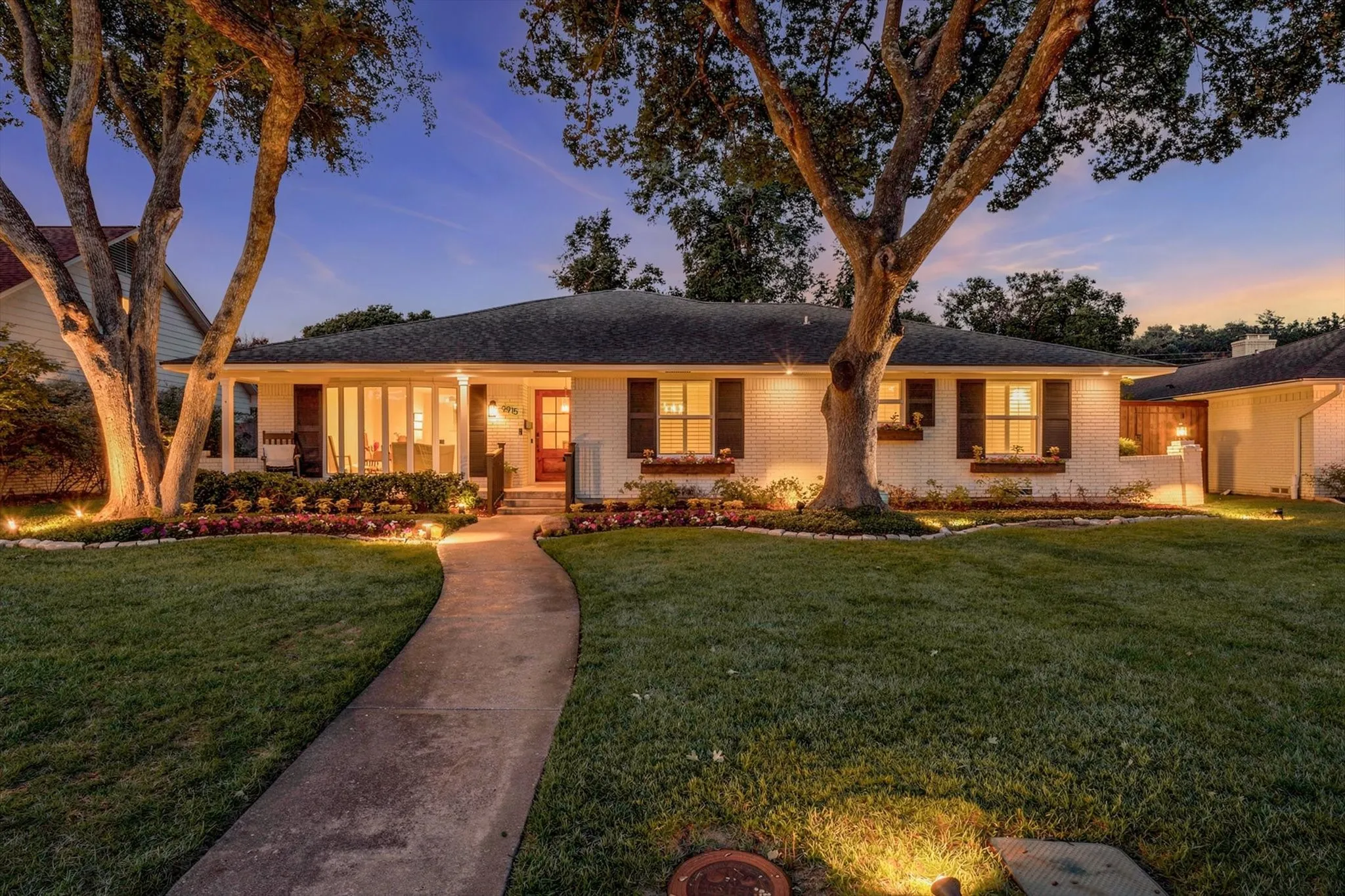 Single Family Residence For Sale in Dallas County , 9915 Faircrest Drive, Dallas, Texas 75238, 4 Bedroom, 4 Bathroom, 2 Garage spaces, 2,425 Sqft, built in 1967, mls#21357987, Real Estate Agent in Dallas, Homes For Sale in Dallas county, Homes For Sale in Dallas, Realtor in Dallas Texas, Real Estate Brokerage Independent Realty Texas, Luminita Cordes Realtor