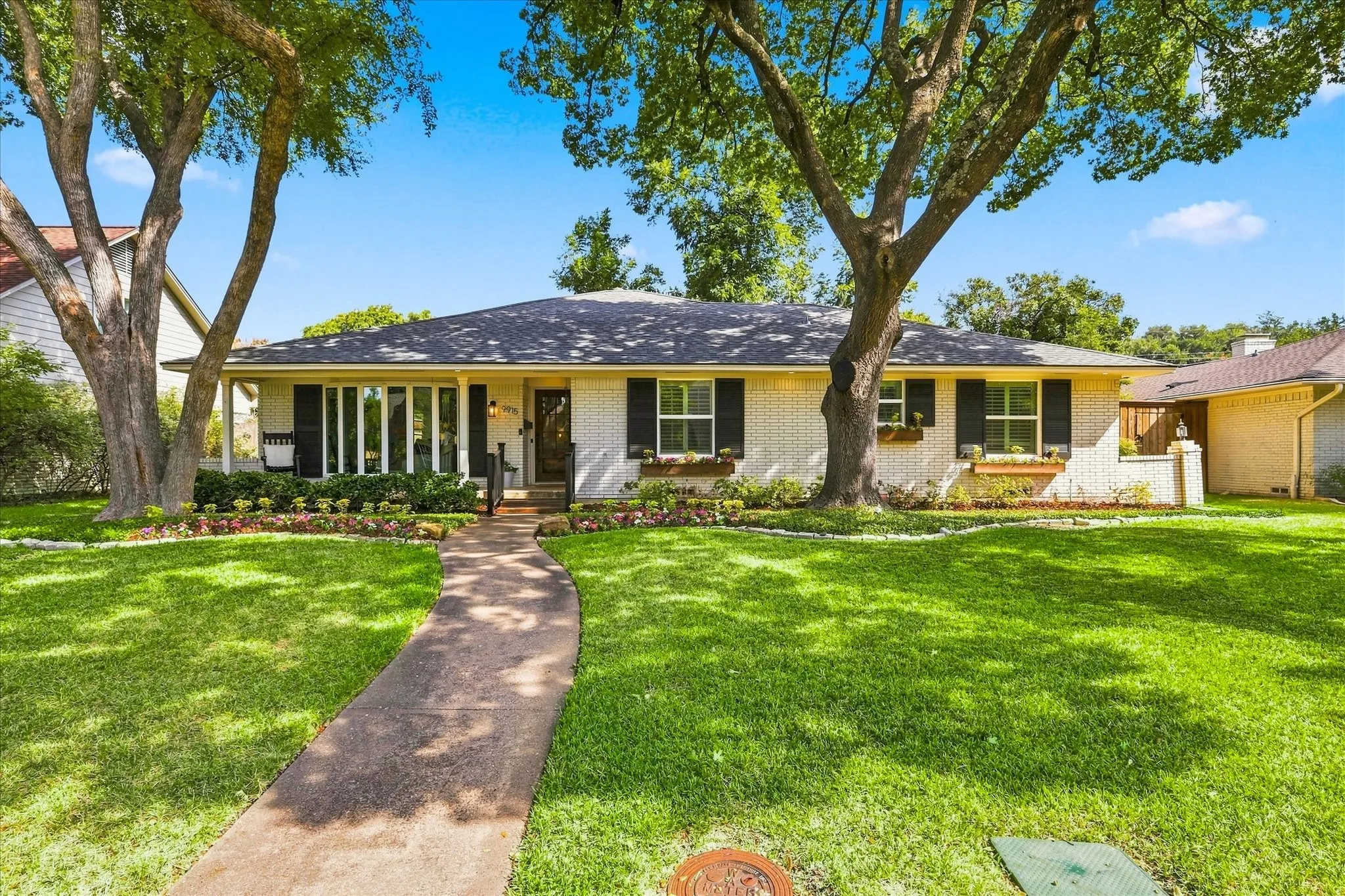 Single Family Residence For Sale in Dallas County , 9915 Faircrest Drive, Dallas, Texas 75238, 4 Bedroom, 4 Bathroom, 2 Garage spaces, 2,425 Sqft, built in 1967, mls#21357987, Real Estate Agent in Dallas, Homes For Sale in Dallas county, Homes For Sale in Dallas, Realtor in Dallas Texas, Real Estate Brokerage Independent Realty Texas, Luminita Cordes Realtor