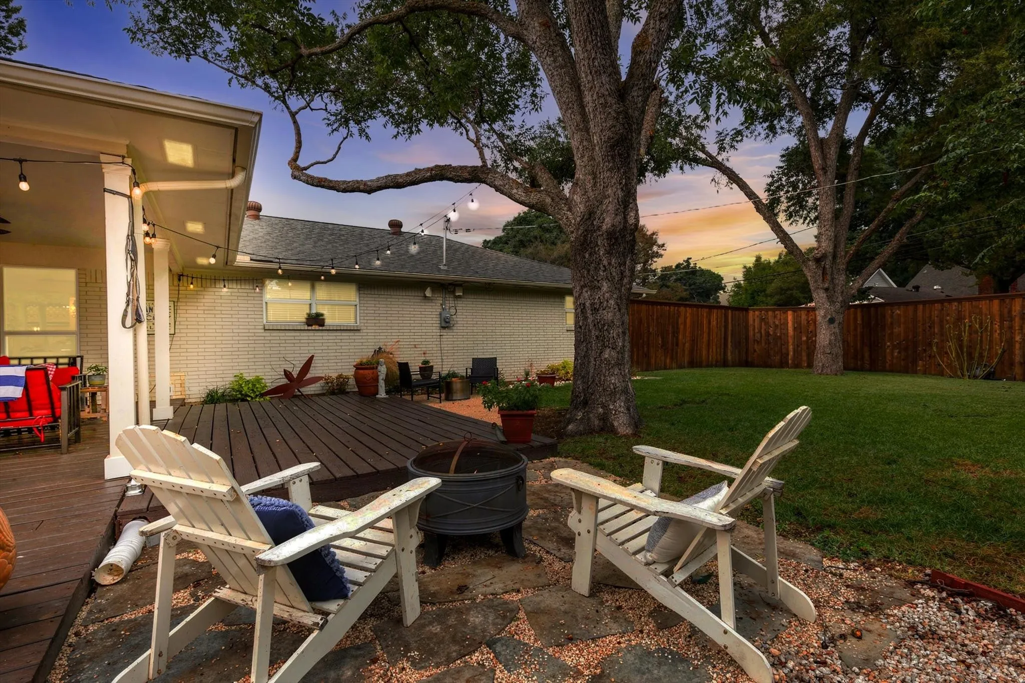 Single Family Residence For Sale in Dallas County , 9915 Faircrest Drive, Dallas, Texas 75238, 4 Bedroom, 4 Bathroom, 2 Garage spaces, 2,425 Sqft, built in 1967, mls#21357987, Real Estate Agent in Dallas, Homes For Sale in Dallas county, Homes For Sale in Dallas, Realtor in Dallas Texas, Real Estate Brokerage Independent Realty Texas, Luminita Cordes Realtor