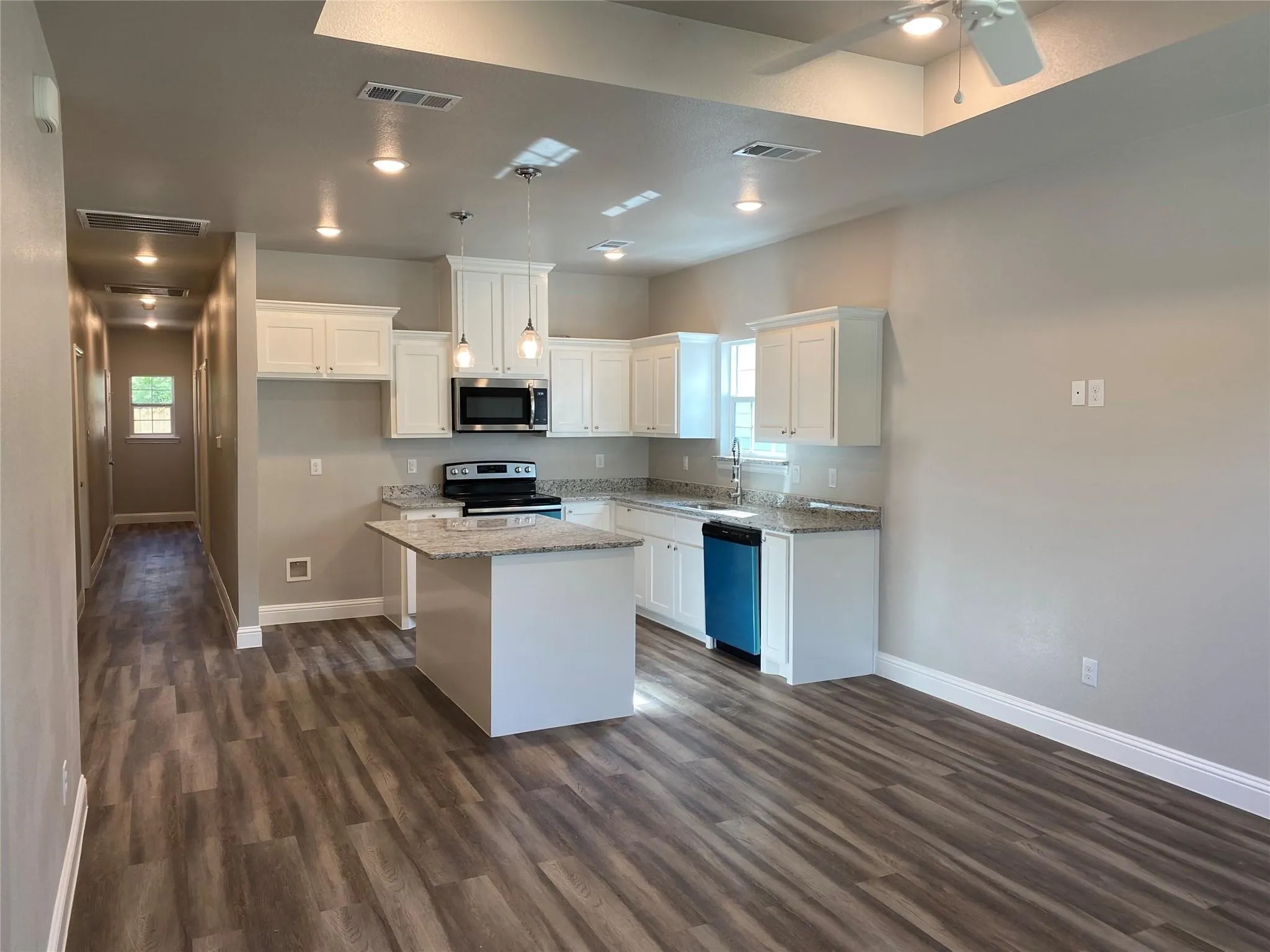 Duplex For Rent in Hunt County , 3307 Polk Street A, Greenville, Texas 75401, 3 Bedroom, 2 Bathroom, 1 Garage spaces, 1,288 Sqft, built in 2021, mls#21372617, Real Estate Agent in Greenville, Homes For Rent in Hunt county, Homes For Rent in Greenville, Realtor in Greenville Texas, Real Estate Brokerage Independent Realty Texas, Luminita Cordes Realtor