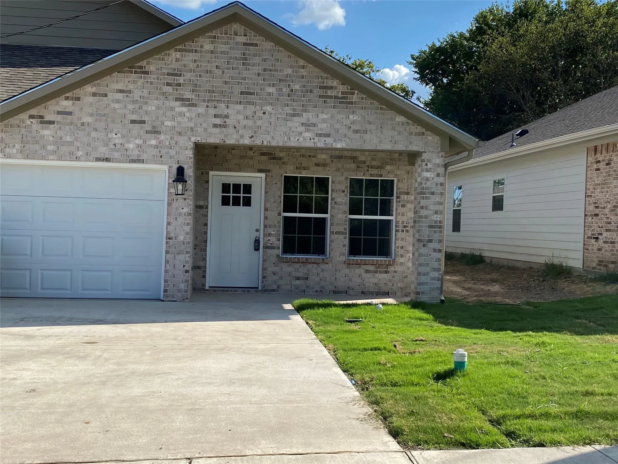 Duplex For Rent in Hunt County , 3307 Polk Street A, Greenville, Texas 75401, 3 Bedroom, 2 Bathroom, 1 Garage spaces, 1,288 Sqft, built in 2021, mls#21372617, Real Estate Agent in Greenville, Homes For Rent in Hunt county, Homes For Rent in Greenville, Realtor in Greenville Texas, Real Estate Brokerage Independent Realty Texas, Luminita Cordes Realtor