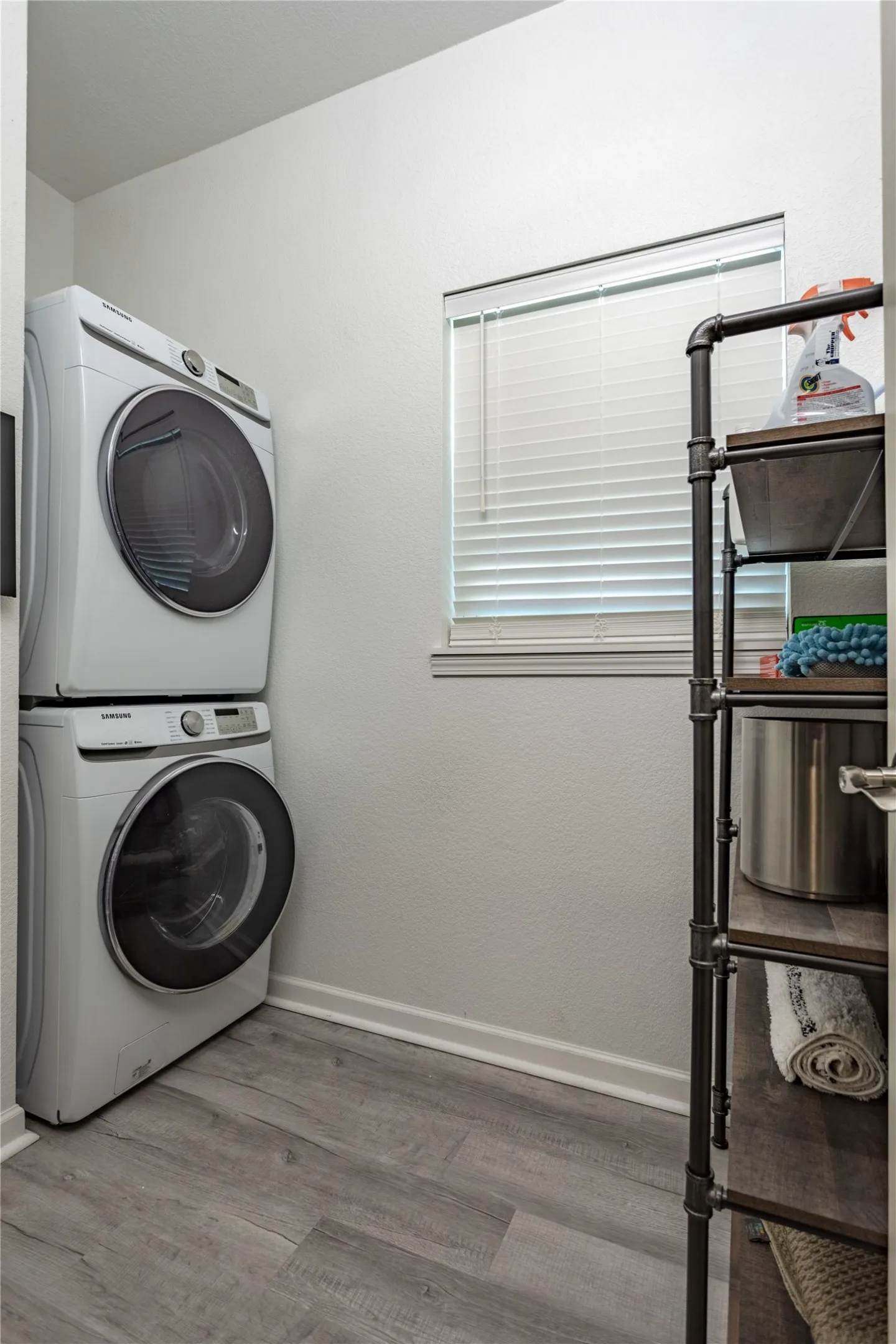 Single Family Residence For Sale in Mc Lennan County , 1200 N 15th Street, Waco, Texas 76707, 3 Bedroom, 2 Bathroom, Garage spaces, 2,335 Sqft, built in 1918, mls#21372611, Real Estate Agent in Waco, Homes For Sale in Mc Lennan county, Homes For Sale in Waco, Realtor in Waco Texas, Real Estate Brokerage Independent Realty Texas, Luminita Cordes Realtor