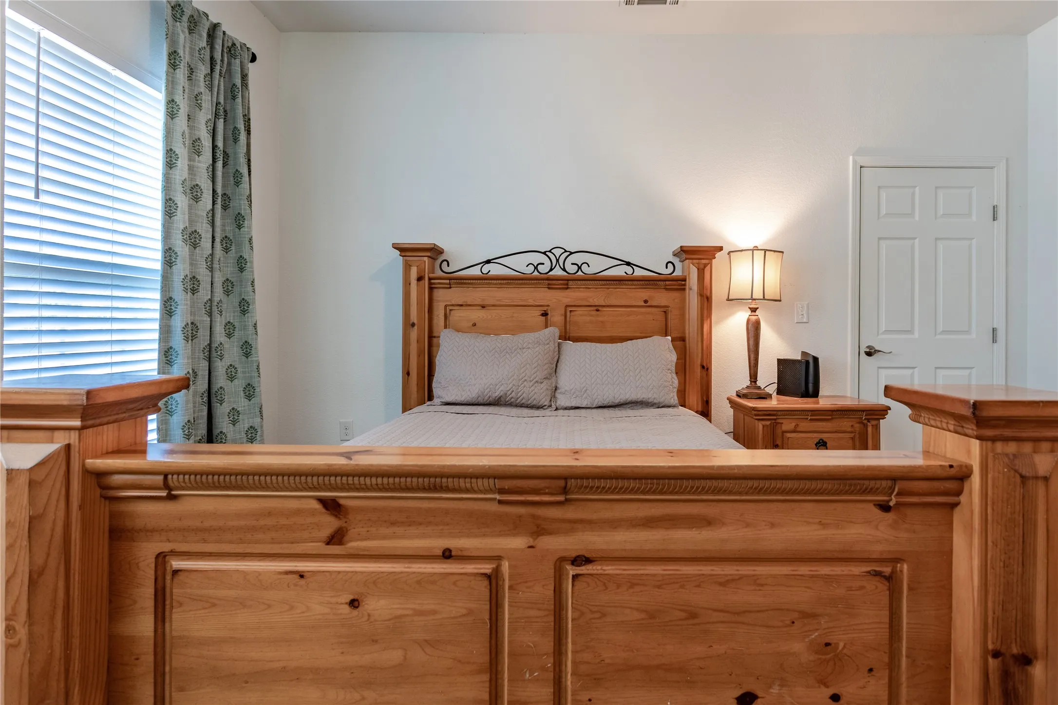 Single Family Residence For Sale in Mc Lennan County , 1200 N 15th Street, Waco, Texas 76707, 3 Bedroom, 2 Bathroom, Garage spaces, 2,335 Sqft, built in 1918, mls#21372611, Real Estate Agent in Waco, Homes For Sale in Mc Lennan county, Homes For Sale in Waco, Realtor in Waco Texas, Real Estate Brokerage Independent Realty Texas, Luminita Cordes Realtor