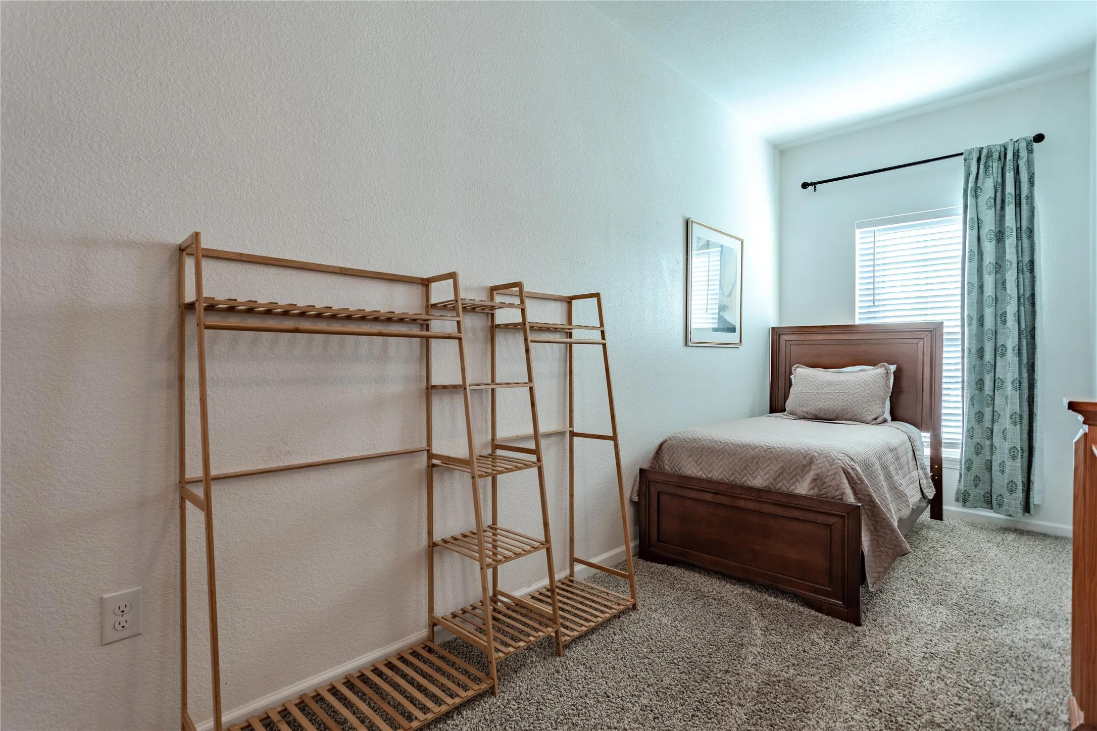 Single Family Residence For Sale in Mc Lennan County , 1200 N 15th Street, Waco, Texas 76707, 3 Bedroom, 2 Bathroom, Garage spaces, 2,335 Sqft, built in 1918, mls#21372611, Real Estate Agent in Waco, Homes For Sale in Mc Lennan county, Homes For Sale in Waco, Realtor in Waco Texas, Real Estate Brokerage Independent Realty Texas, Luminita Cordes Realtor