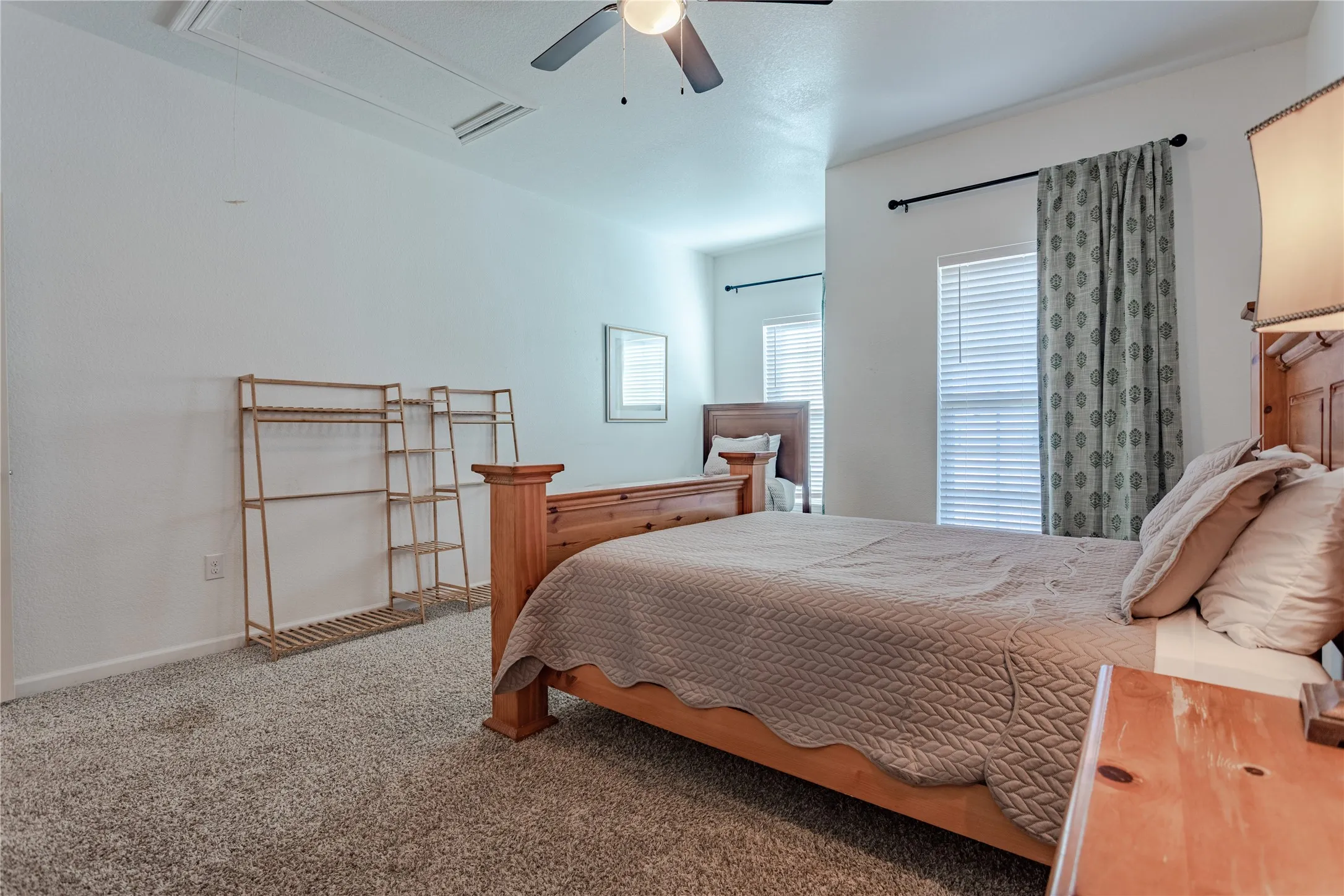 Single Family Residence For Sale in Mc Lennan County , 1200 N 15th Street, Waco, Texas 76707, 3 Bedroom, 2 Bathroom, Garage spaces, 2,335 Sqft, built in 1918, mls#21372611, Real Estate Agent in Waco, Homes For Sale in Mc Lennan county, Homes For Sale in Waco, Realtor in Waco Texas, Real Estate Brokerage Independent Realty Texas, Luminita Cordes Realtor