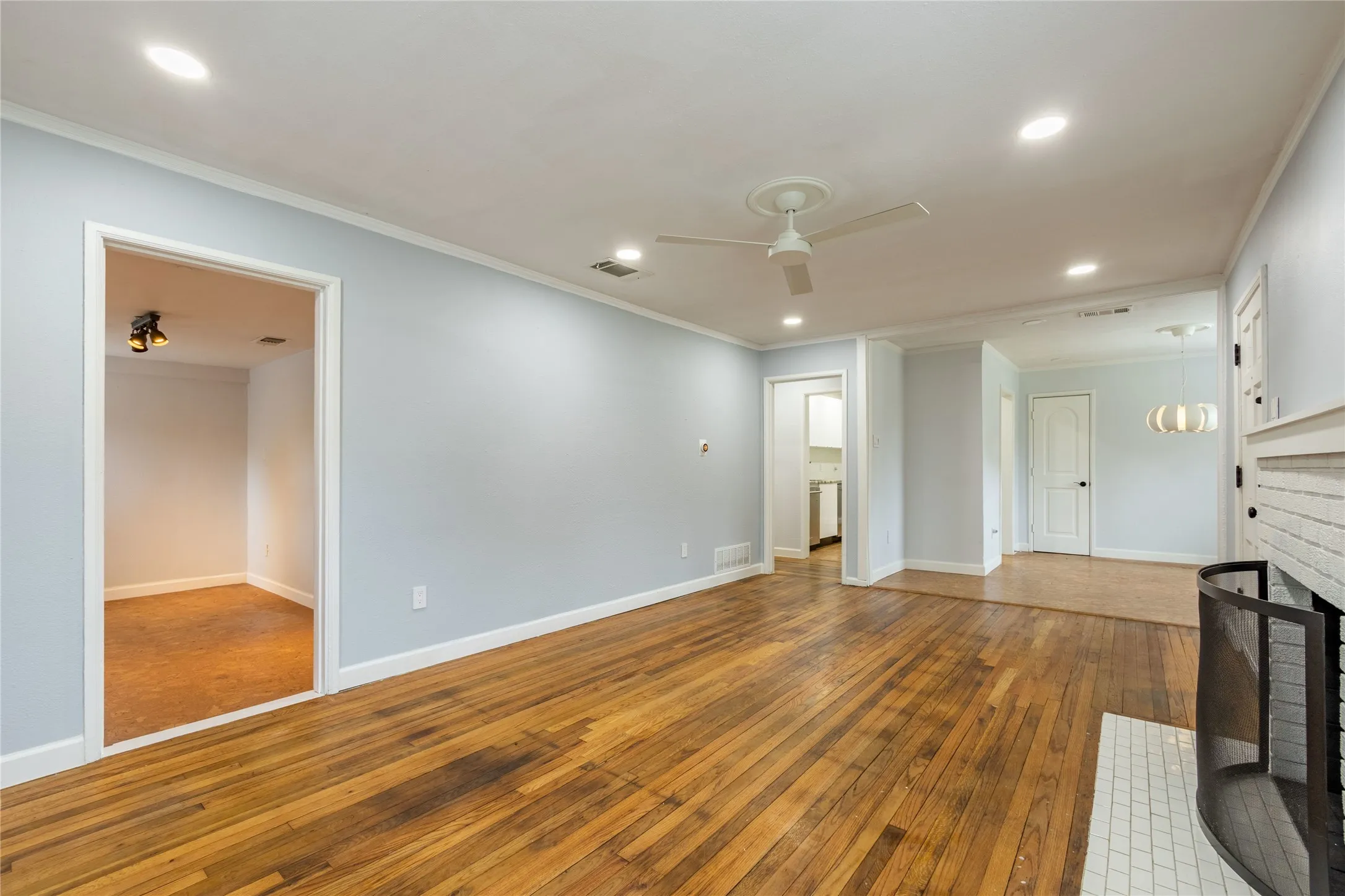 Fabulous lighting package creates a light and bright atmosphere