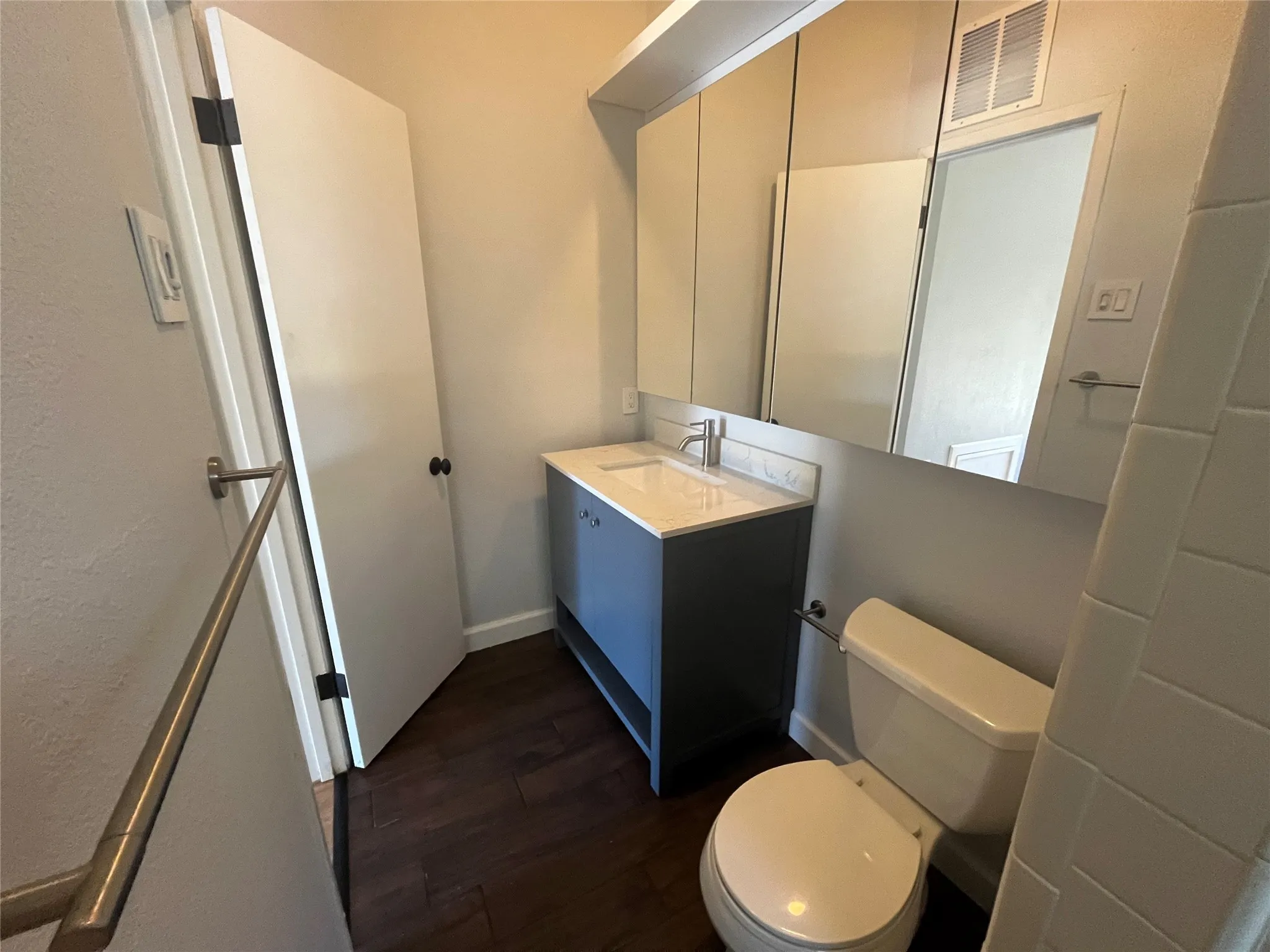 Single Family Residence For Rent in Dallas County , 2732 Mateur Street, Dallas, Texas 75211, 3 Bedroom, 2 Bathroom, Garage spaces, 1,575 Sqft, built in 1944, mls#21370633, Real Estate Agent in Dallas, Homes For Rent in Dallas county, Homes For Rent in Dallas, Realtor in Dallas Texas, Real Estate Brokerage Independent Realty Texas, Luminita Cordes Realtor