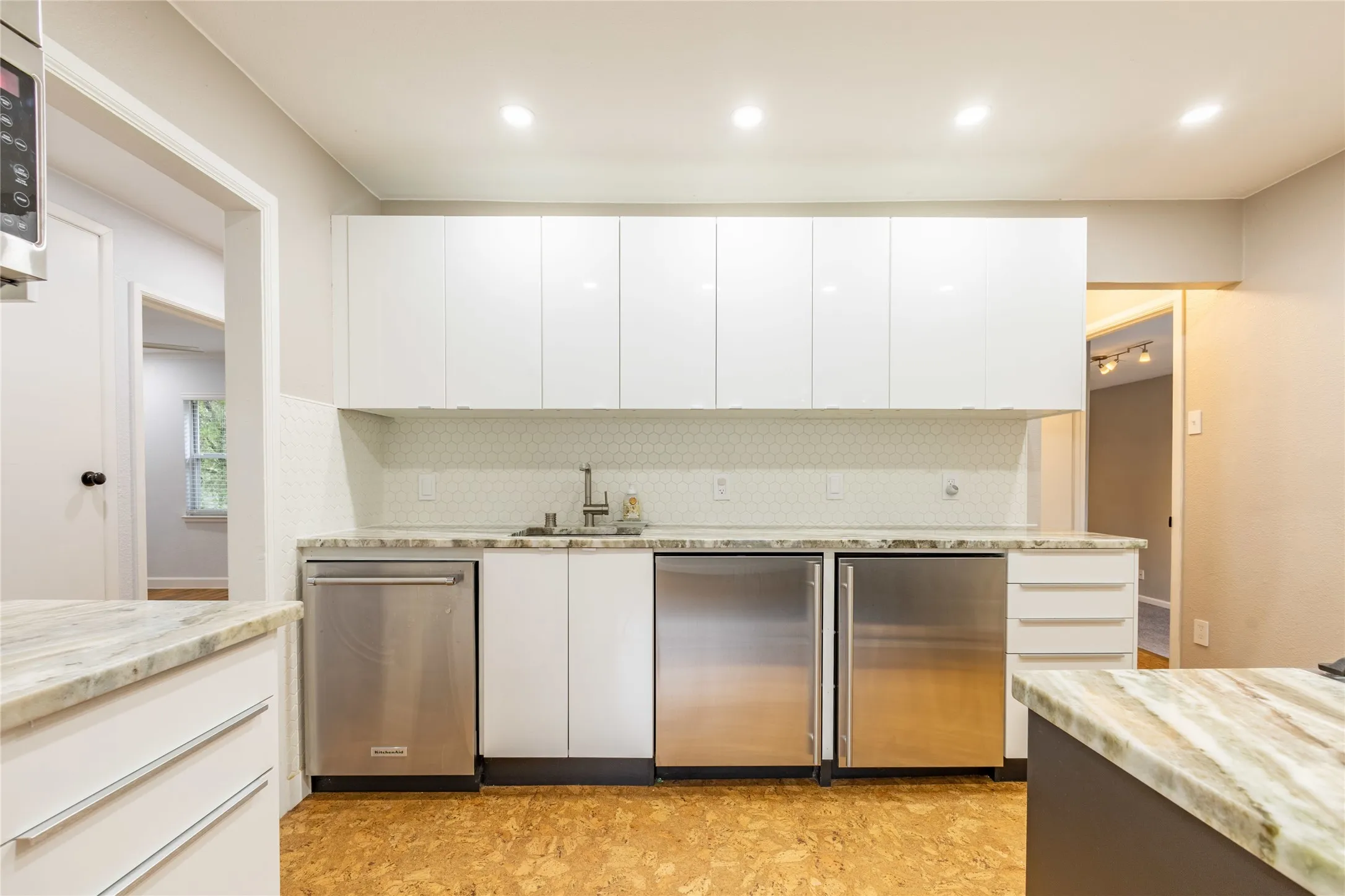 Built-in, under-counter freezer and refrigerator - gives optimal counter space and looks fantastic