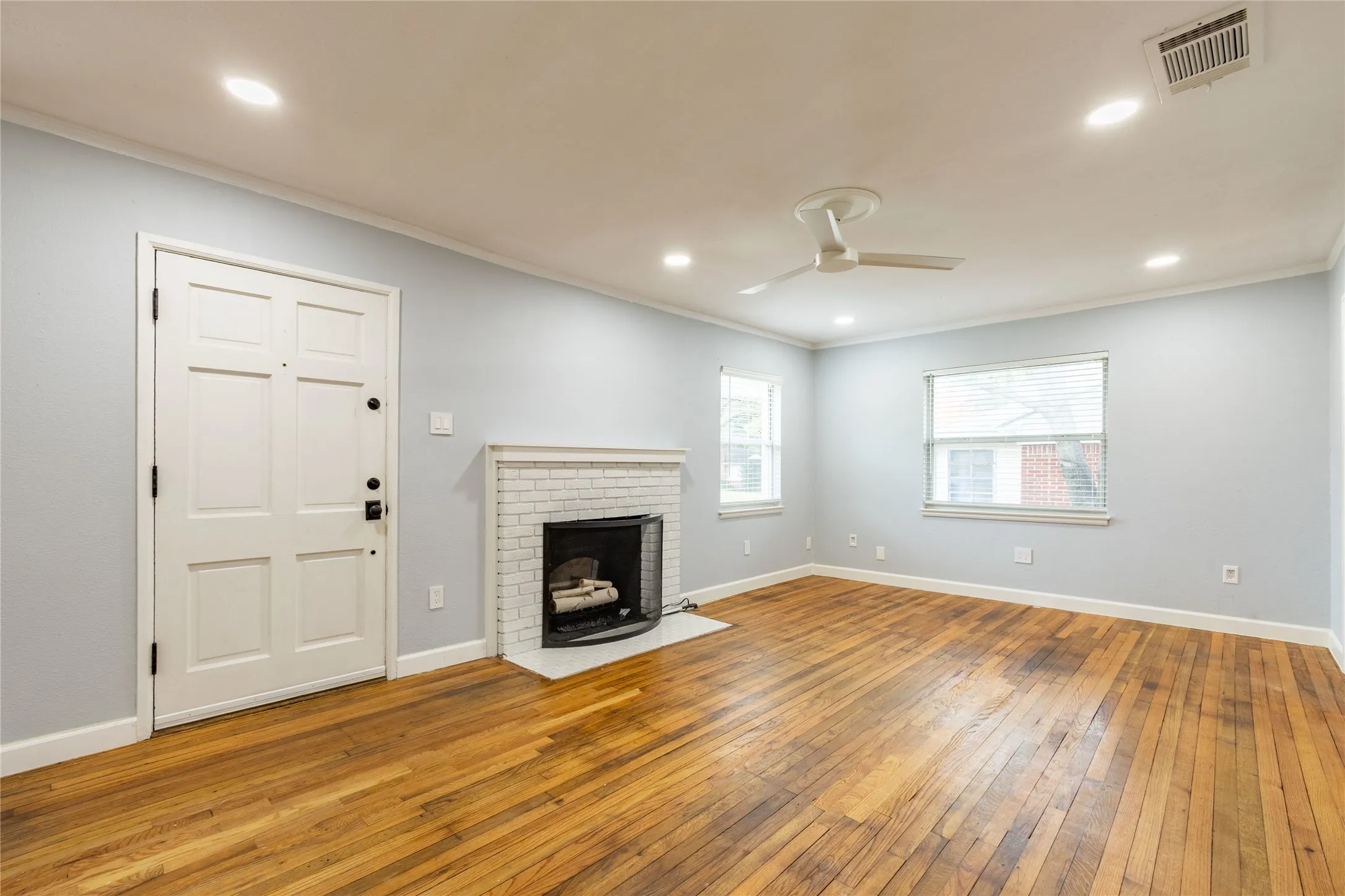 Decorative fireplace
