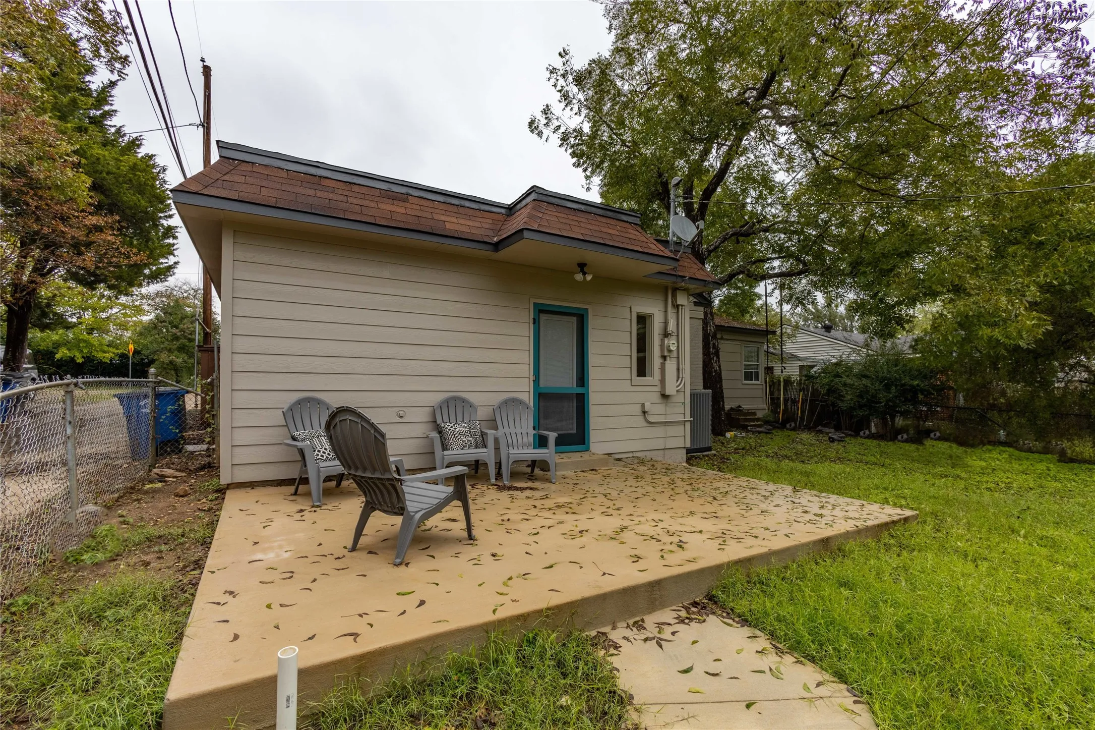 Nice patio, great for back yard barbeques