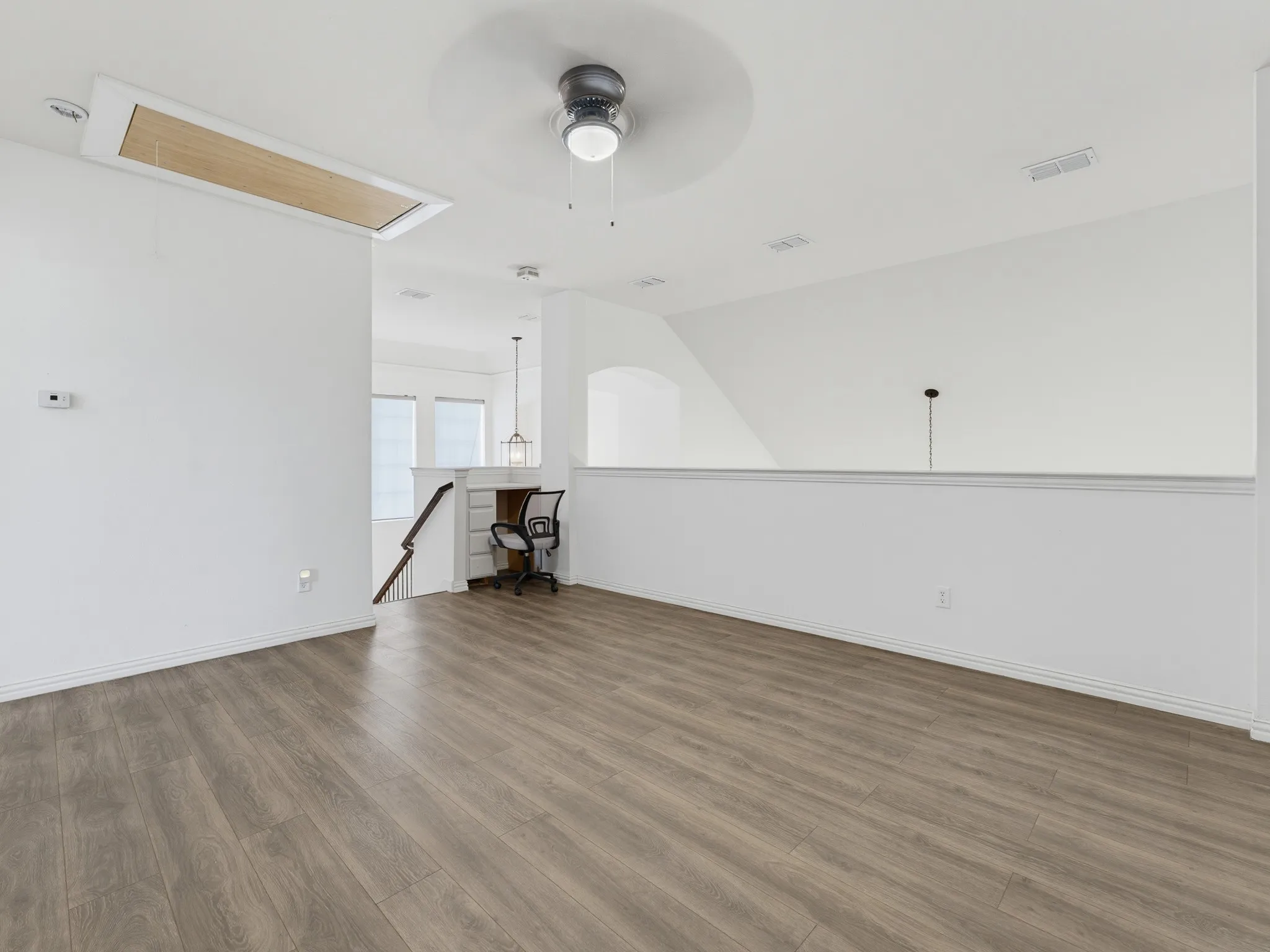 Townhouse For Sale in Denton County , 1833 Brookview Drive, Carrollton, Texas 75007, 3 Bedroom, 3 Bathroom, 2 Garage spaces, 1,996 Sqft, built in 2005, mls#21372276, Real Estate Agent in Carrollton, Homes For Sale in Denton county, Homes For Sale in Carrollton, Realtor in Carrollton Texas, Real Estate Brokerage Independent Realty Texas, Luminita Cordes Realtor