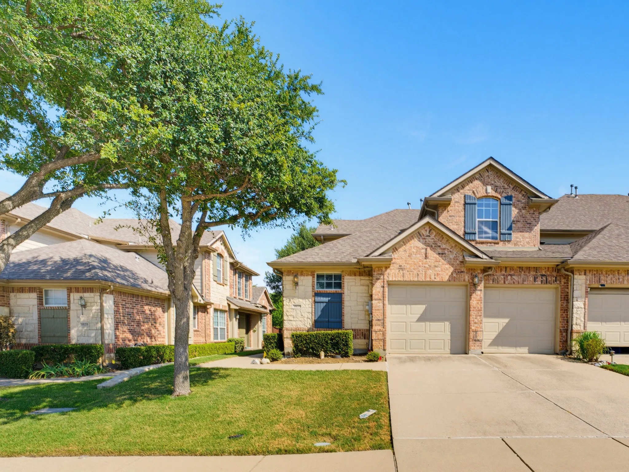 Townhouse For Sale in Denton County , 1833 Brookview Drive, Carrollton, Texas 75007, 3 Bedroom, 3 Bathroom, 2 Garage spaces, 1,996 Sqft, built in 2005, mls#21372276, Real Estate Agent in Carrollton, Homes For Sale in Denton county, Homes For Sale in Carrollton, Realtor in Carrollton Texas, Real Estate Brokerage Independent Realty Texas, Luminita Cordes Realtor