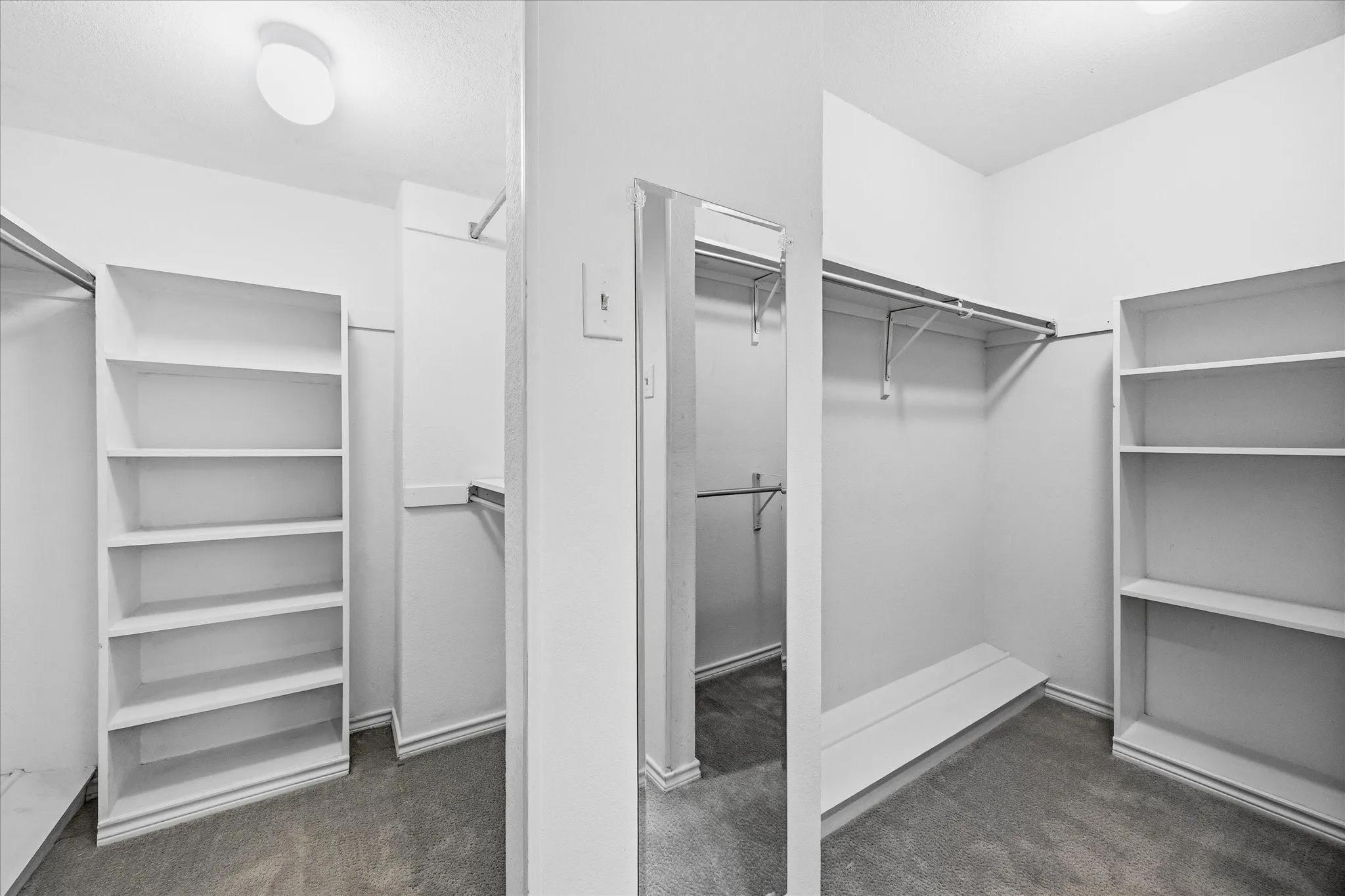 Townhouse For Sale in Dallas County , 12277 Montego Plaza, Dallas, Texas 75230, 3 Bedroom, 3 Bathroom, 2 Garage spaces, 2,297 Sqft, built in 1981, mls#21370413, Real Estate Agent in Dallas, Homes For Sale in Dallas county, Homes For Sale in Dallas, Realtor in Dallas Texas, Real Estate Brokerage Independent Realty Texas, Luminita Cordes Realtor