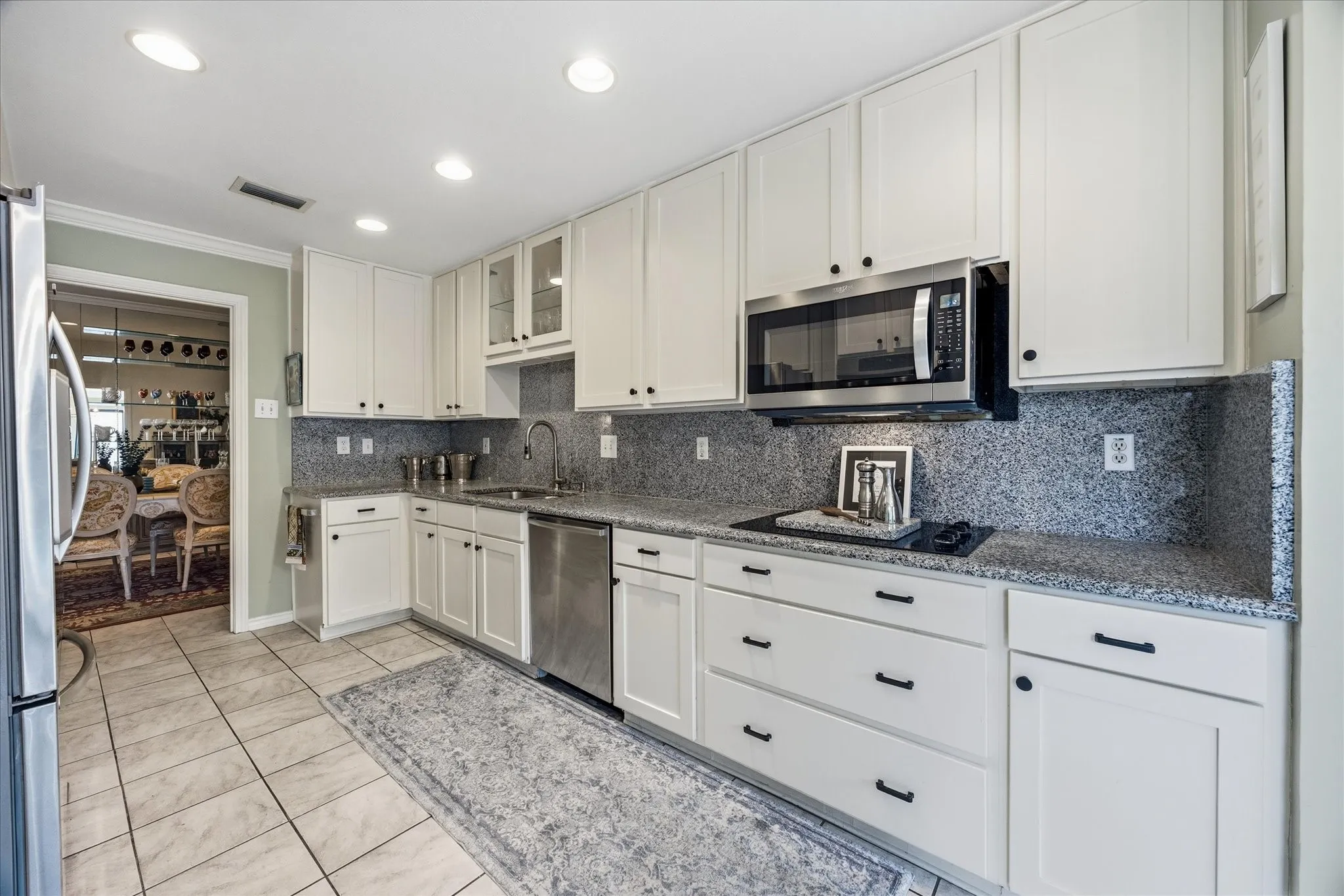 Townhouse For Sale in Dallas County , 12277 Montego Plaza, Dallas, Texas 75230, 3 Bedroom, 3 Bathroom, 2 Garage spaces, 2,297 Sqft, built in 1981, mls#21370413, Real Estate Agent in Dallas, Homes For Sale in Dallas county, Homes For Sale in Dallas, Realtor in Dallas Texas, Real Estate Brokerage Independent Realty Texas, Luminita Cordes Realtor