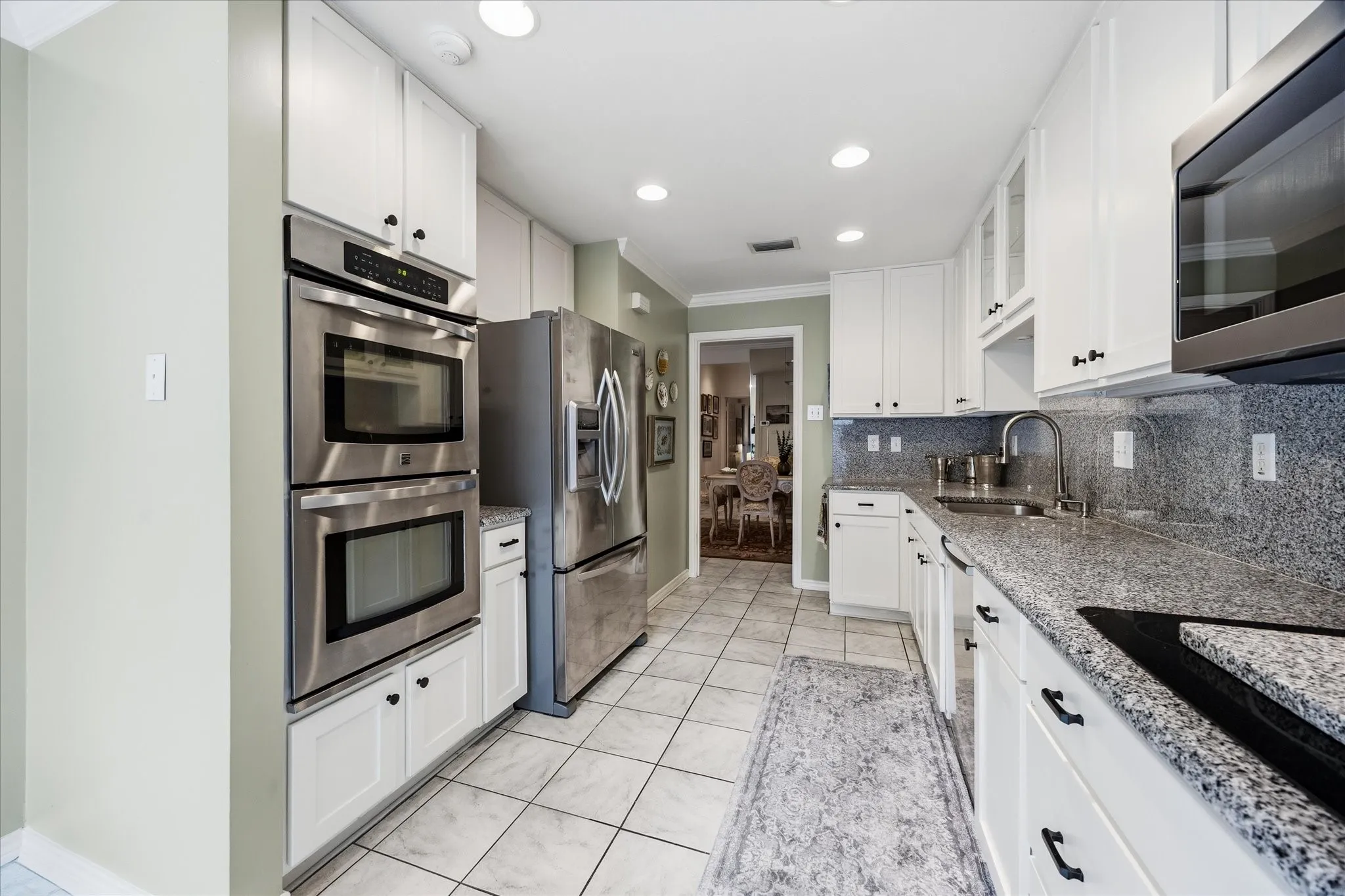 Townhouse For Sale in Dallas County , 12277 Montego Plaza, Dallas, Texas 75230, 3 Bedroom, 3 Bathroom, 2 Garage spaces, 2,297 Sqft, built in 1981, mls#21370413, Real Estate Agent in Dallas, Homes For Sale in Dallas county, Homes For Sale in Dallas, Realtor in Dallas Texas, Real Estate Brokerage Independent Realty Texas, Luminita Cordes Realtor