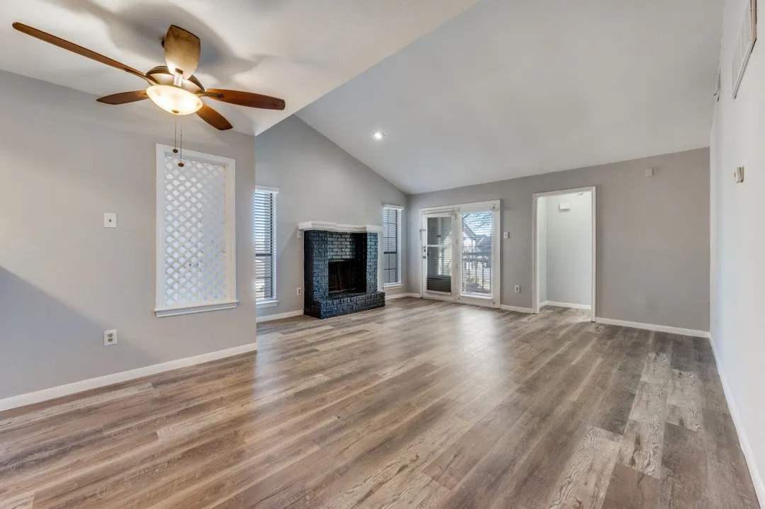 Condominium For Sale in Dallas County , 2835 Keller Springs 502, Carrollton, Texas 75006, 2 Bedroom, 2 Bathroom, Garage spaces, 948 Sqft, built in 1984, mls#21372624, Real Estate Agent in Carrollton, Homes For Sale in Dallas county, Homes For Sale in Carrollton, Realtor in Carrollton Texas, Real Estate Brokerage Independent Realty Texas, Luminita Cordes Realtor