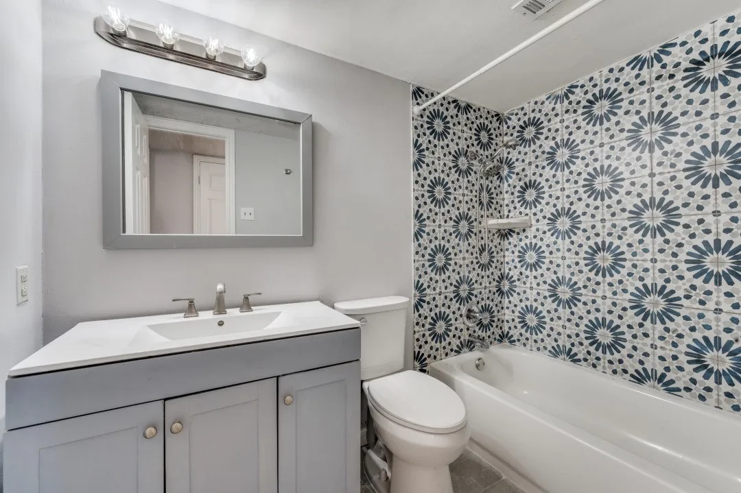 Condominium For Sale in Dallas County , 2835 Keller Springs 502, Carrollton, Texas 75006, 2 Bedroom, 2 Bathroom, Garage spaces, 948 Sqft, built in 1984, mls#21372624, Real Estate Agent in Carrollton, Homes For Sale in Dallas county, Homes For Sale in Carrollton, Realtor in Carrollton Texas, Real Estate Brokerage Independent Realty Texas, Luminita Cordes Realtor