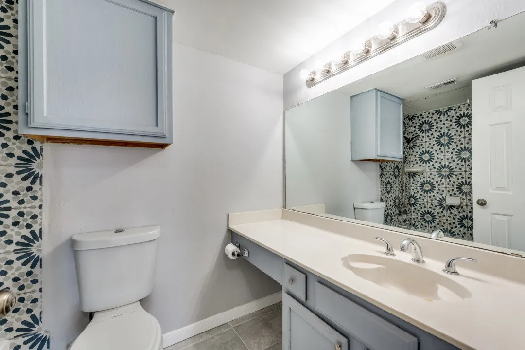 Condominium For Sale in Dallas County , 2835 Keller Springs 502, Carrollton, Texas 75006, 2 Bedroom, 2 Bathroom, Garage spaces, 948 Sqft, built in 1984, mls#21372624, Real Estate Agent in Carrollton, Homes For Sale in Dallas county, Homes For Sale in Carrollton, Realtor in Carrollton Texas, Real Estate Brokerage Independent Realty Texas, Luminita Cordes Realtor