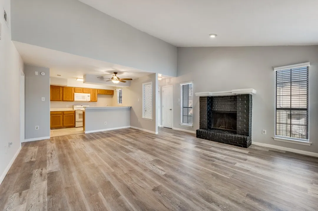 Condominium For Sale in Dallas County , 2835 Keller Springs 502, Carrollton, Texas 75006, 2 Bedroom, 2 Bathroom, Garage spaces, 948 Sqft, built in 1984, mls#21372624, Real Estate Agent in Carrollton, Homes For Sale in Dallas county, Homes For Sale in Carrollton, Realtor in Carrollton Texas, Real Estate Brokerage Independent Realty Texas, Luminita Cordes Realtor