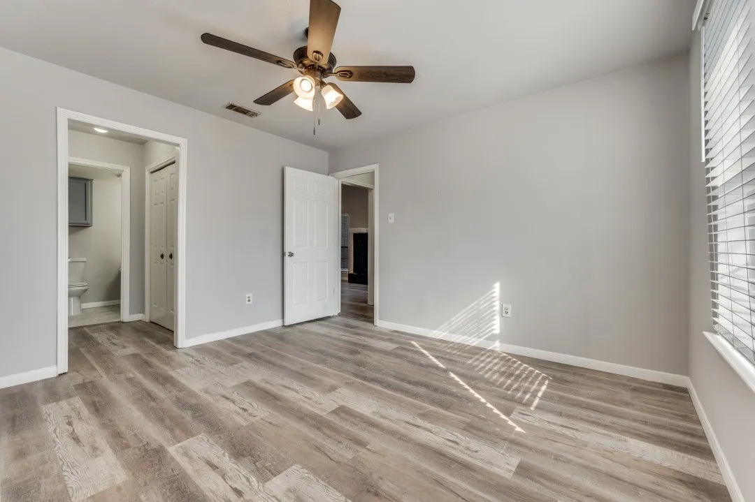 Condominium For Sale in Dallas County , 2835 Keller Springs 502, Carrollton, Texas 75006, 2 Bedroom, 2 Bathroom, Garage spaces, 948 Sqft, built in 1984, mls#21372624, Real Estate Agent in Carrollton, Homes For Sale in Dallas county, Homes For Sale in Carrollton, Realtor in Carrollton Texas, Real Estate Brokerage Independent Realty Texas, Luminita Cordes Realtor