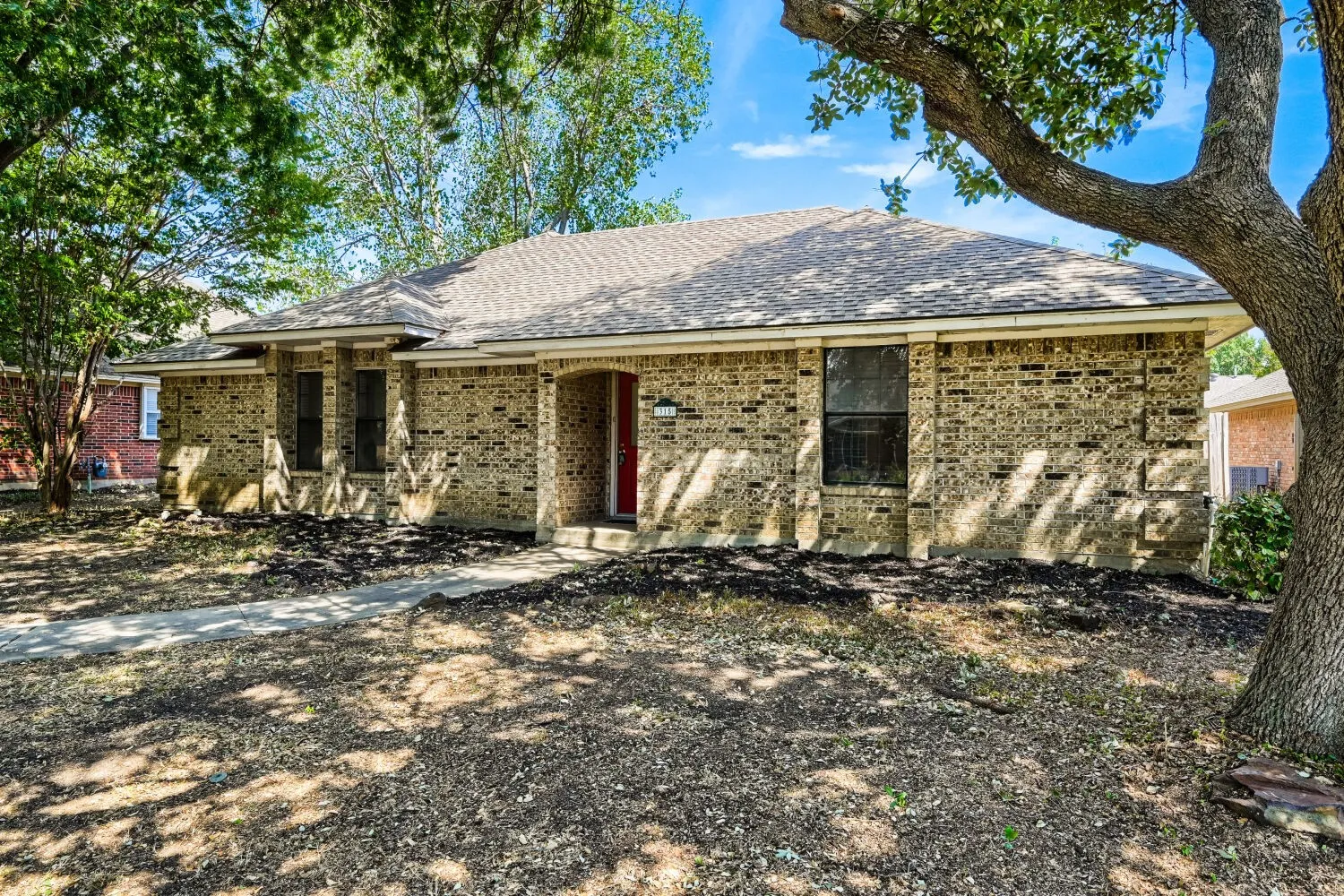 Single Family Residence For Sale in Denton County , 315 Tanglewood Street, Denton, Texas 76207, 3 Bedroom, 2 Bathroom, 2 Garage spaces, 1,646 Sqft, built in 1986, mls#21277137, Real Estate Agent in Denton, Homes For Sale in Denton county, Homes For Sale in Denton, Realtor in Denton Texas, Real Estate Brokerage Independent Realty Texas, Luminita Cordes Realtor
