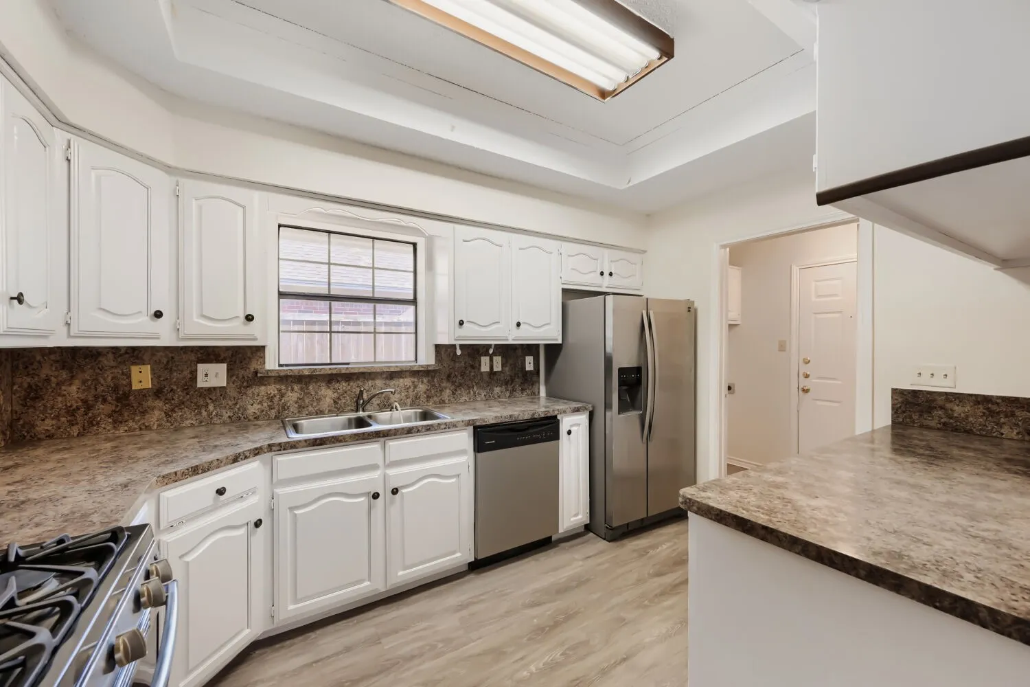 Single Family Residence For Sale in Denton County , 315 Tanglewood Street, Denton, Texas 76207, 3 Bedroom, 2 Bathroom, 2 Garage spaces, 1,646 Sqft, built in 1986, mls#21277137, Real Estate Agent in Denton, Homes For Sale in Denton county, Homes For Sale in Denton, Realtor in Denton Texas, Real Estate Brokerage Independent Realty Texas, Luminita Cordes Realtor