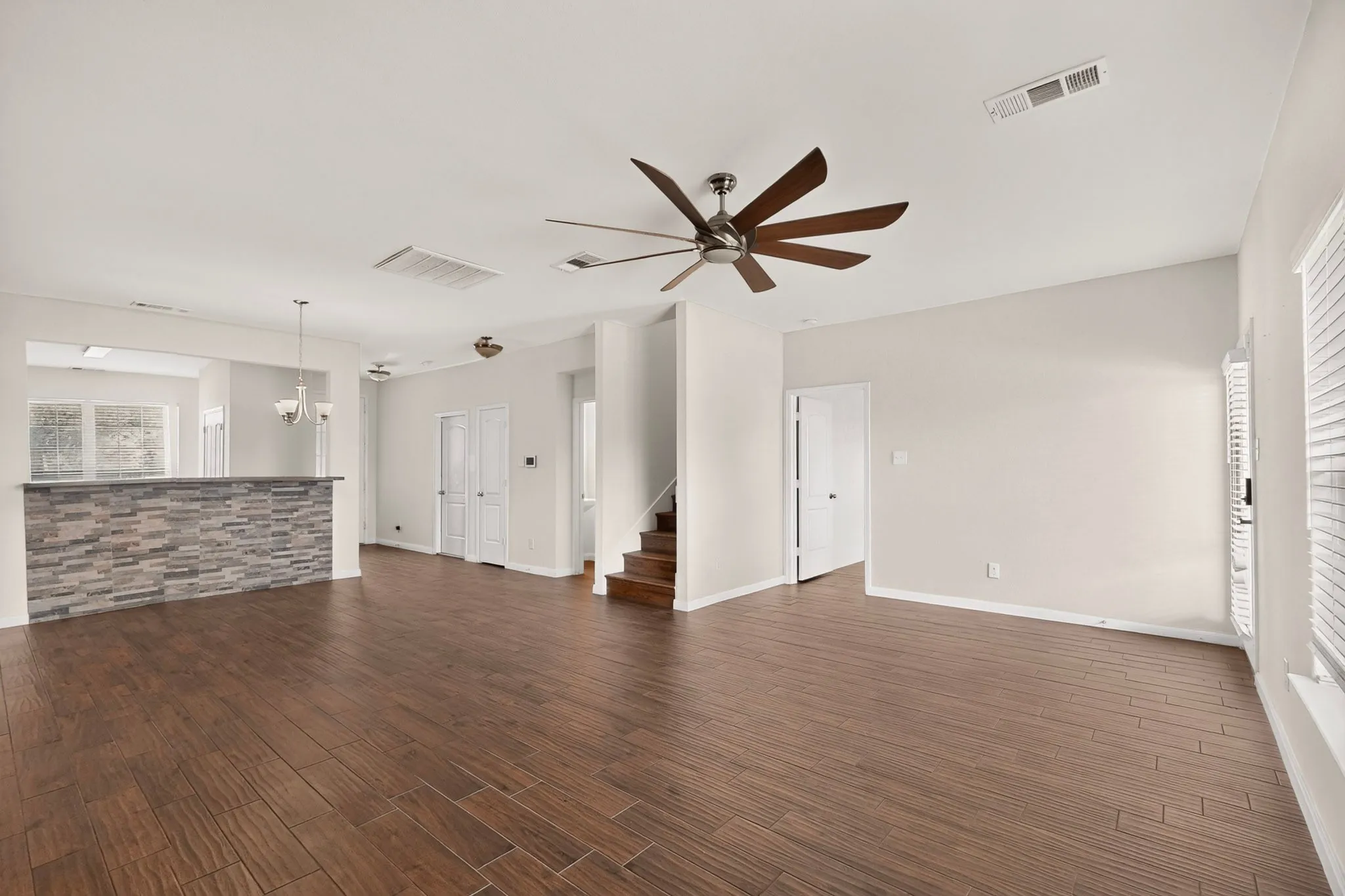 Single Family Residence For Sale in Denton County , 4808 Beaver Creek Avenue, Denton, Texas 76207, 5 Bedroom, 3 Bathroom, 2 Garage spaces, 2,991 Sqft, built in 2018, mls#21367239, Real Estate Agent in Denton, Homes For Sale in Denton county, Homes For Sale in Denton, Realtor in Denton Texas, Real Estate Brokerage Independent Realty Texas, Luminita Cordes Realtor