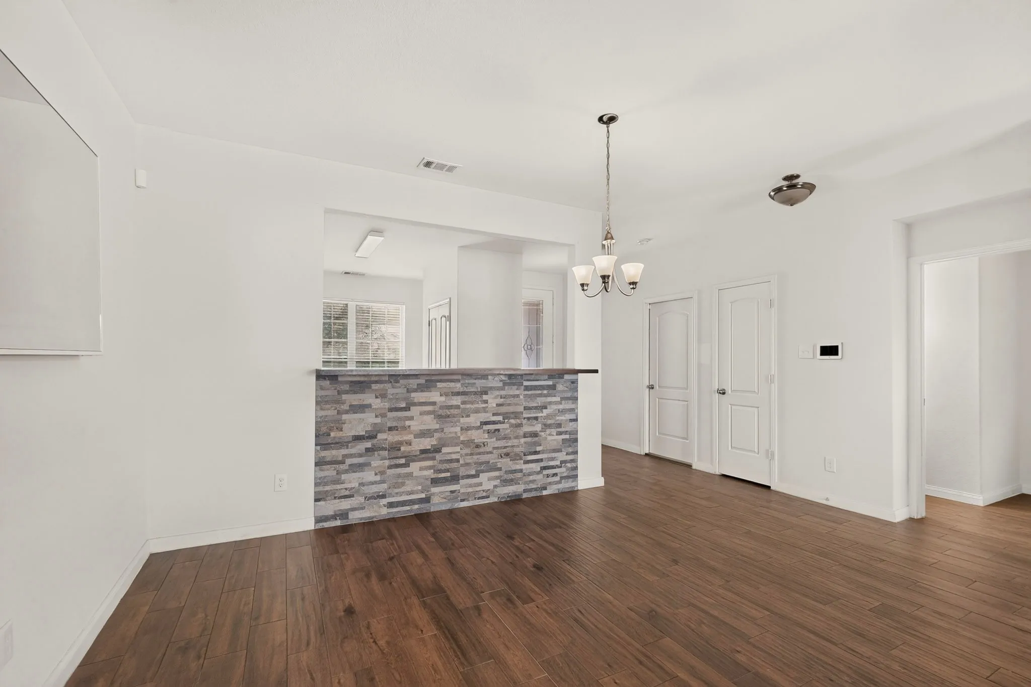 Single Family Residence For Sale in Denton County , 4808 Beaver Creek Avenue, Denton, Texas 76207, 5 Bedroom, 3 Bathroom, 2 Garage spaces, 2,991 Sqft, built in 2018, mls#21367239, Real Estate Agent in Denton, Homes For Sale in Denton county, Homes For Sale in Denton, Realtor in Denton Texas, Real Estate Brokerage Independent Realty Texas, Luminita Cordes Realtor