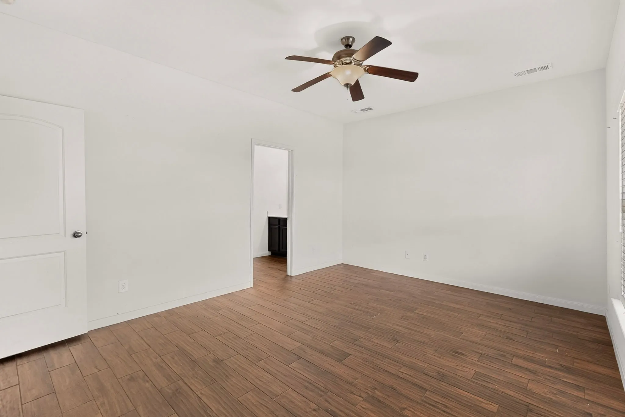 Single Family Residence For Sale in Denton County , 4808 Beaver Creek Avenue, Denton, Texas 76207, 5 Bedroom, 3 Bathroom, 2 Garage spaces, 2,991 Sqft, built in 2018, mls#21367239, Real Estate Agent in Denton, Homes For Sale in Denton county, Homes For Sale in Denton, Realtor in Denton Texas, Real Estate Brokerage Independent Realty Texas, Luminita Cordes Realtor