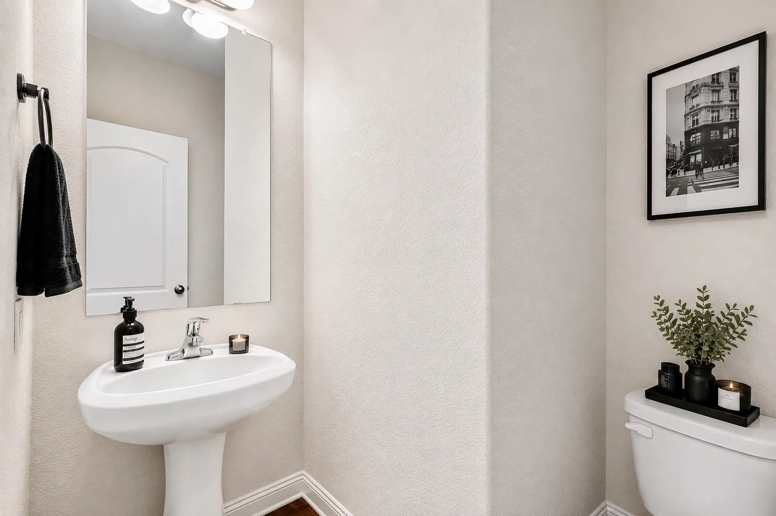 Single Family Residence For Sale in Denton County , 4808 Beaver Creek Avenue, Denton, Texas 76207, 5 Bedroom, 3 Bathroom, 2 Garage spaces, 2,991 Sqft, built in 2018, mls#21367239, Real Estate Agent in Denton, Homes For Sale in Denton county, Homes For Sale in Denton, Realtor in Denton Texas, Real Estate Brokerage Independent Realty Texas, Luminita Cordes Realtor