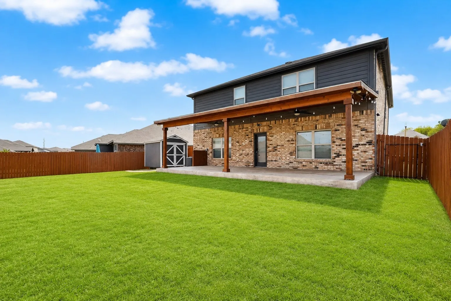 Single Family Residence For Sale in Denton County , 4808 Beaver Creek Avenue, Denton, Texas 76207, 5 Bedroom, 3 Bathroom, 2 Garage spaces, 2,991 Sqft, built in 2018, mls#21367239, Real Estate Agent in Denton, Homes For Sale in Denton county, Homes For Sale in Denton, Realtor in Denton Texas, Real Estate Brokerage Independent Realty Texas, Luminita Cordes Realtor