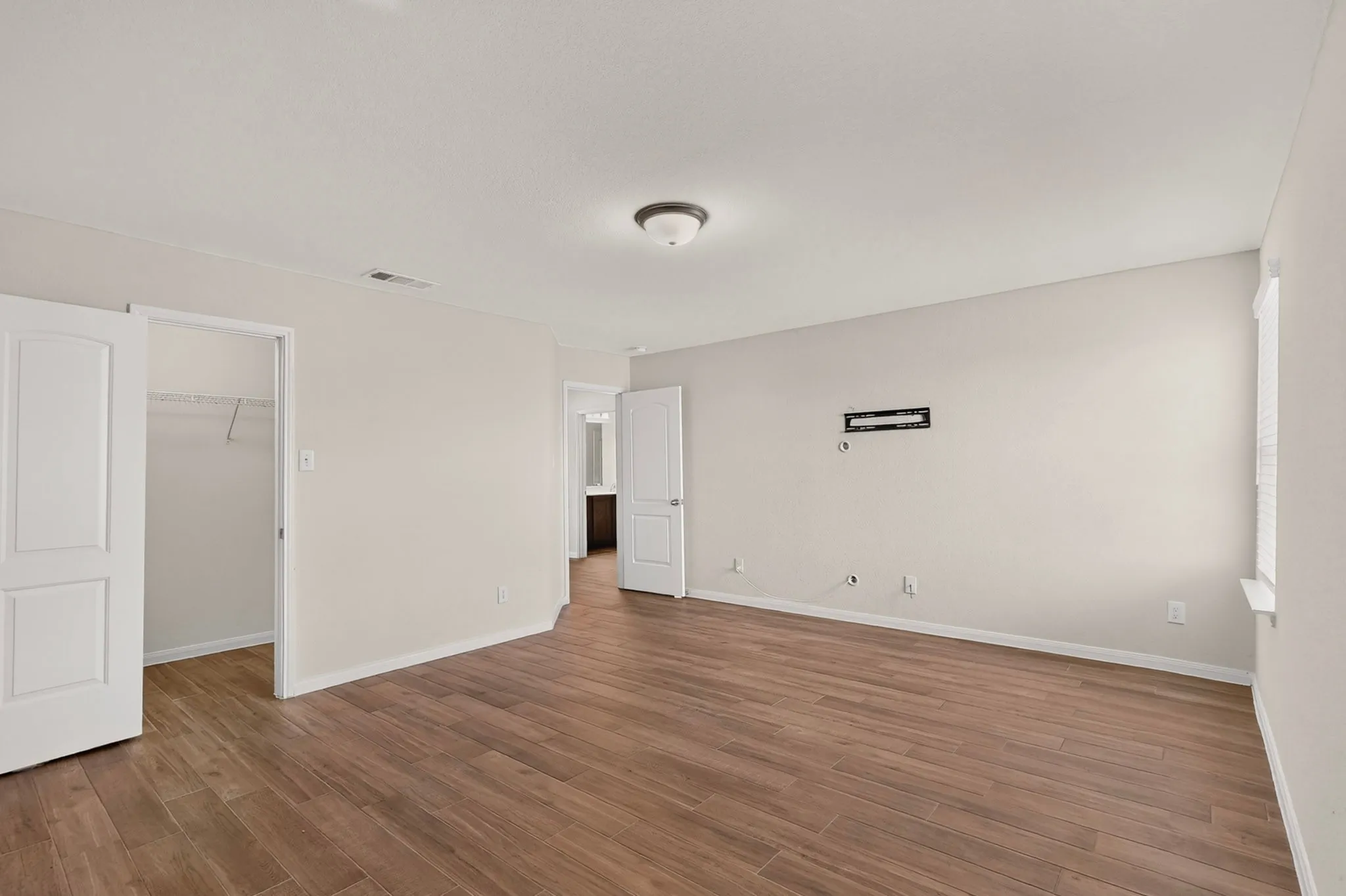 Single Family Residence For Sale in Denton County , 4808 Beaver Creek Avenue, Denton, Texas 76207, 5 Bedroom, 3 Bathroom, 2 Garage spaces, 2,991 Sqft, built in 2018, mls#21367239, Real Estate Agent in Denton, Homes For Sale in Denton county, Homes For Sale in Denton, Realtor in Denton Texas, Real Estate Brokerage Independent Realty Texas, Luminita Cordes Realtor