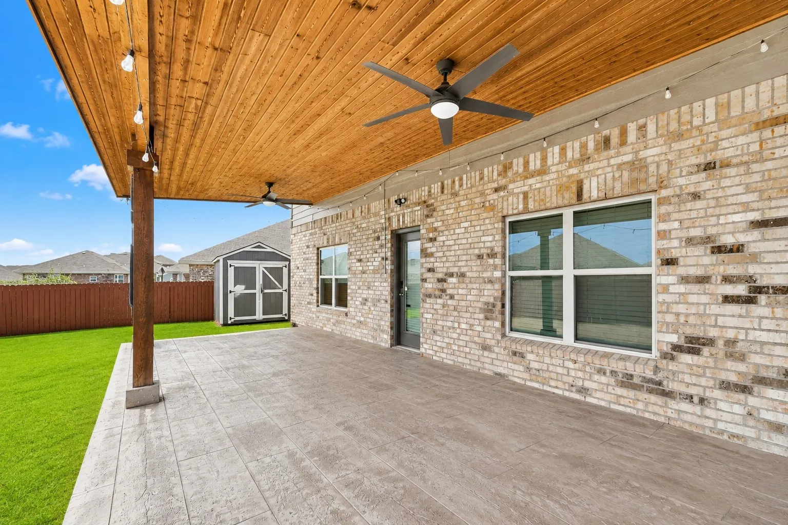 Single Family Residence For Sale in Denton County , 4808 Beaver Creek Avenue, Denton, Texas 76207, 5 Bedroom, 3 Bathroom, 2 Garage spaces, 2,991 Sqft, built in 2018, mls#21367239, Real Estate Agent in Denton, Homes For Sale in Denton county, Homes For Sale in Denton, Realtor in Denton Texas, Real Estate Brokerage Independent Realty Texas, Luminita Cordes Realtor