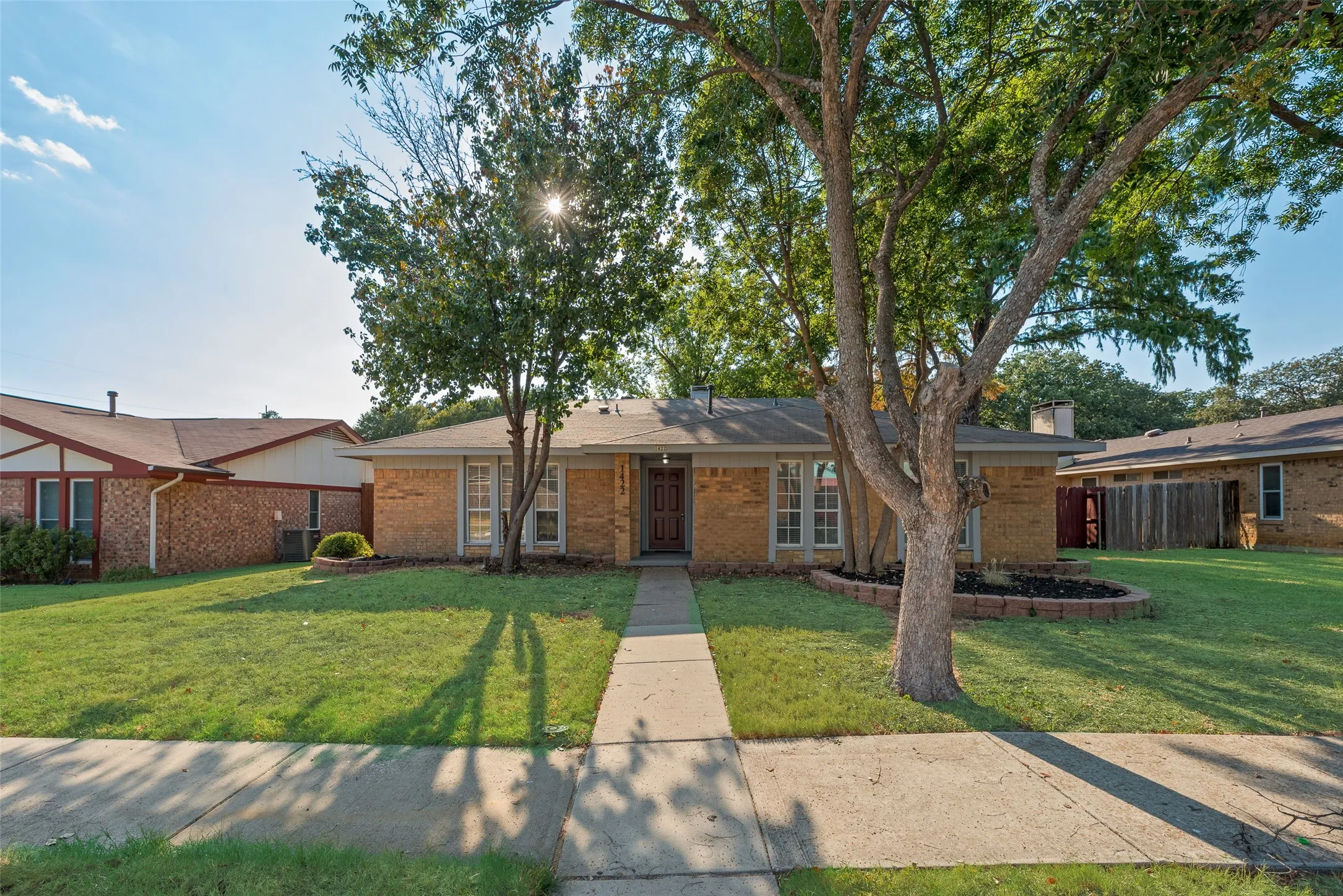 Single Family Residence For Sale in Denton County , 1422 Westwood Drive, Lewisville, Texas 75067, 4 Bedroom, 2 Bathroom, 2 Garage spaces, 1,509 Sqft, built in 1980, mls#21372622, Real Estate Agent in Lewisville, Homes For Sale in Denton county, Homes For Sale in Lewisville, Realtor in Lewisville Texas, Real Estate Brokerage Independent Realty Texas, Luminita Cordes Realtor