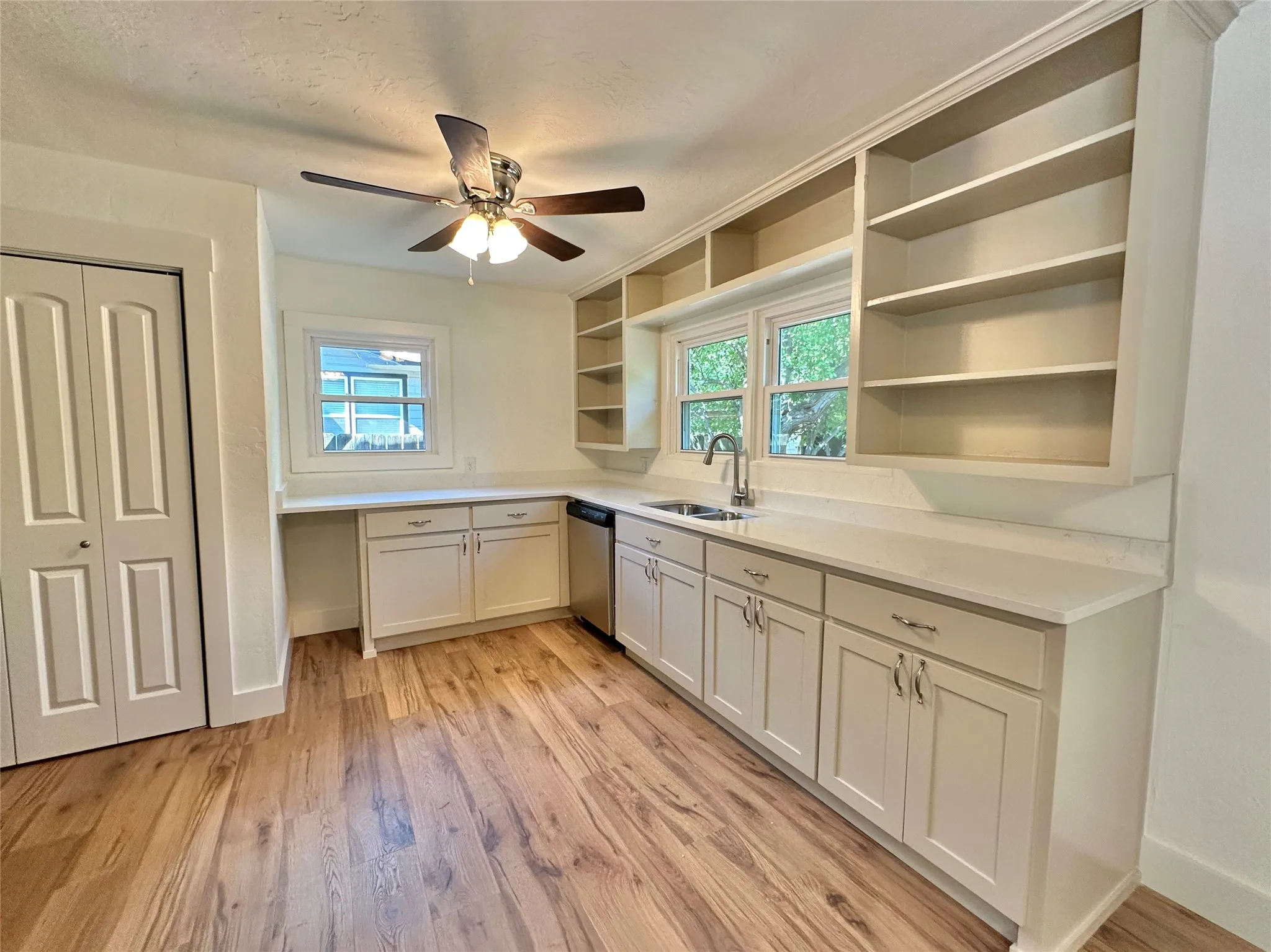Single Family Residence For Sale in Hopkins County , 112 Morris Drive, Sulphur Springs, Texas 75482, 4 Bedroom, 2 Bathroom, Garage spaces, 1,626 Sqft, built in 1956, mls#21371819, Real Estate Agent in Sulphur Springs, Homes For Sale in Hopkins county, Homes For Sale in Sulphur Springs, Realtor in Sulphur Springs Texas, Real Estate Brokerage Independent Realty Texas, Luminita Cordes Realtor