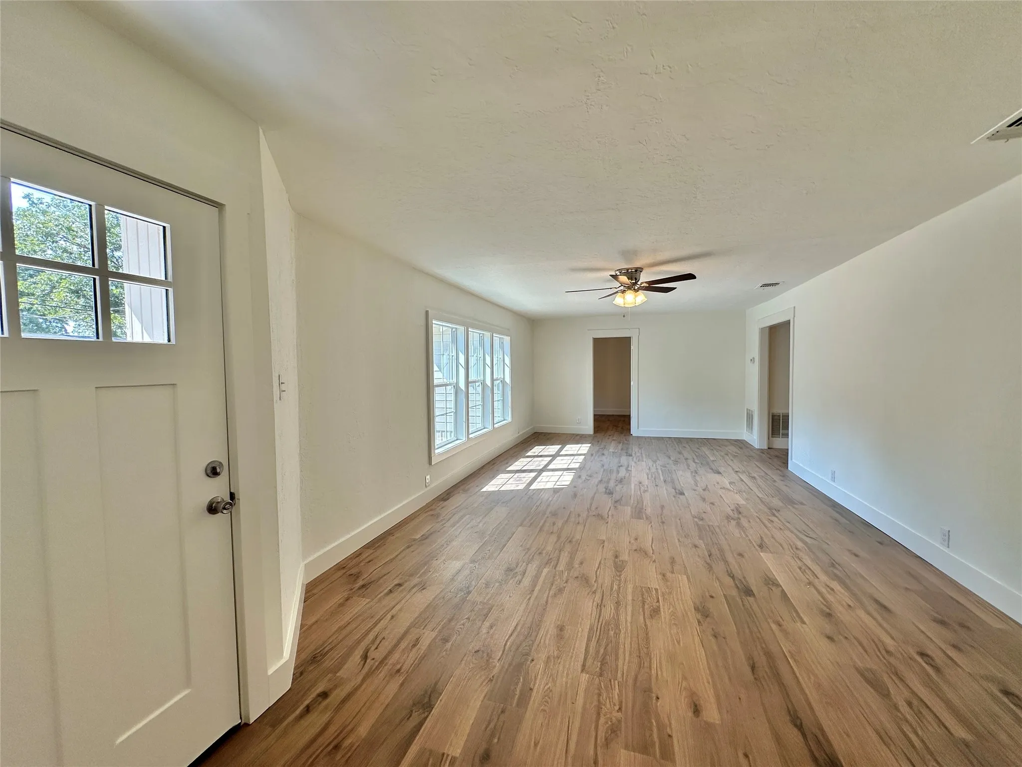 Single Family Residence For Sale in Hopkins County , 112 Morris Drive, Sulphur Springs, Texas 75482, 4 Bedroom, 2 Bathroom, Garage spaces, 1,626 Sqft, built in 1956, mls#21371819, Real Estate Agent in Sulphur Springs, Homes For Sale in Hopkins county, Homes For Sale in Sulphur Springs, Realtor in Sulphur Springs Texas, Real Estate Brokerage Independent Realty Texas, Luminita Cordes Realtor