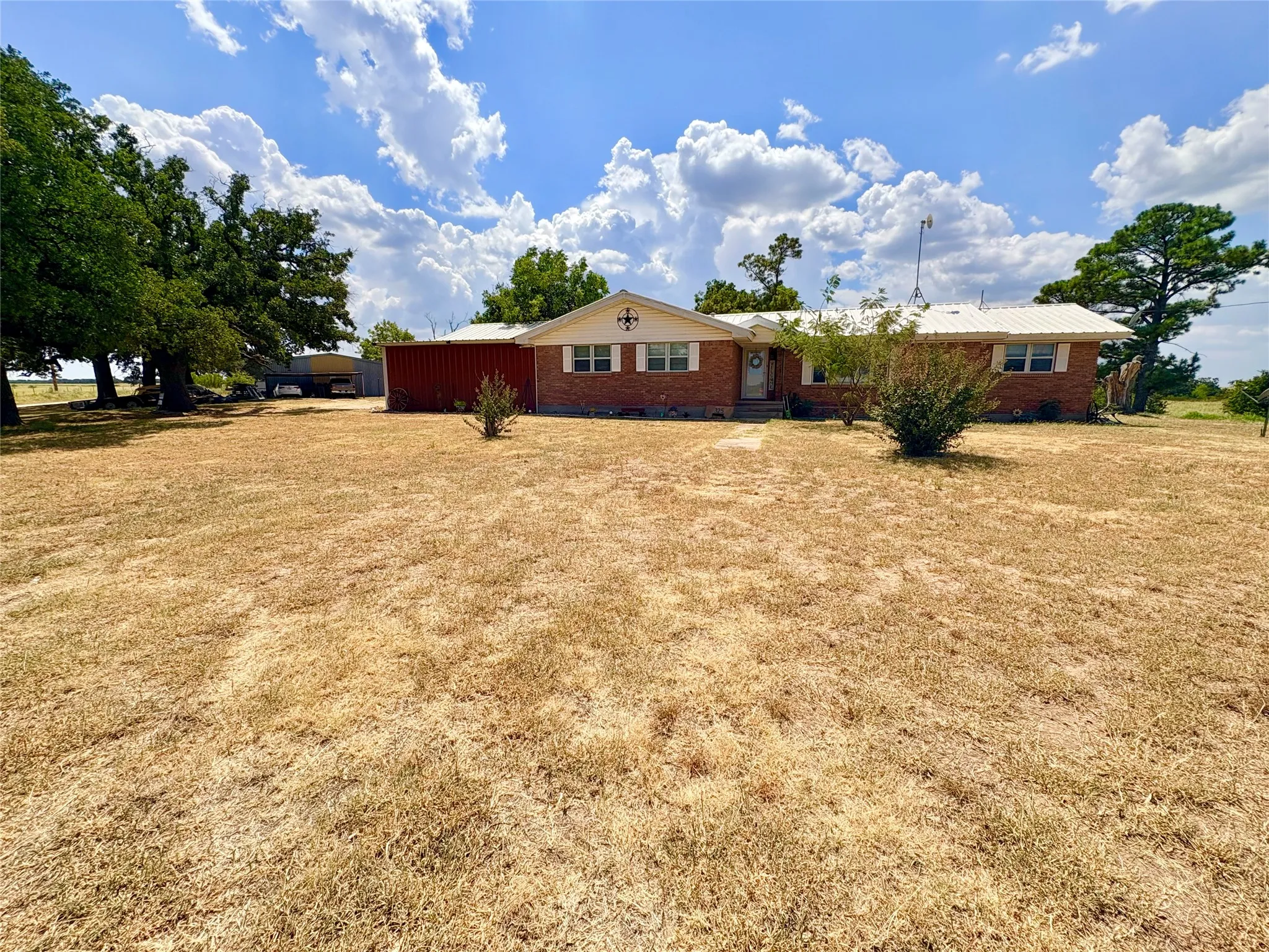 Farm For Sale in Eastland County , 325 Highway 2563, Eastland, Texas 76448, 3 Bedroom, 2 Bathroom, 2 Garage spaces, 2,272 Sqft, built in 1967, mls#21372633, Real Estate Agent in Eastland, Homes For Sale in Eastland county, Homes For Sale in Eastland, Realtor in Eastland Texas, Real Estate Brokerage Independent Realty Texas, Luminita Cordes Realtor