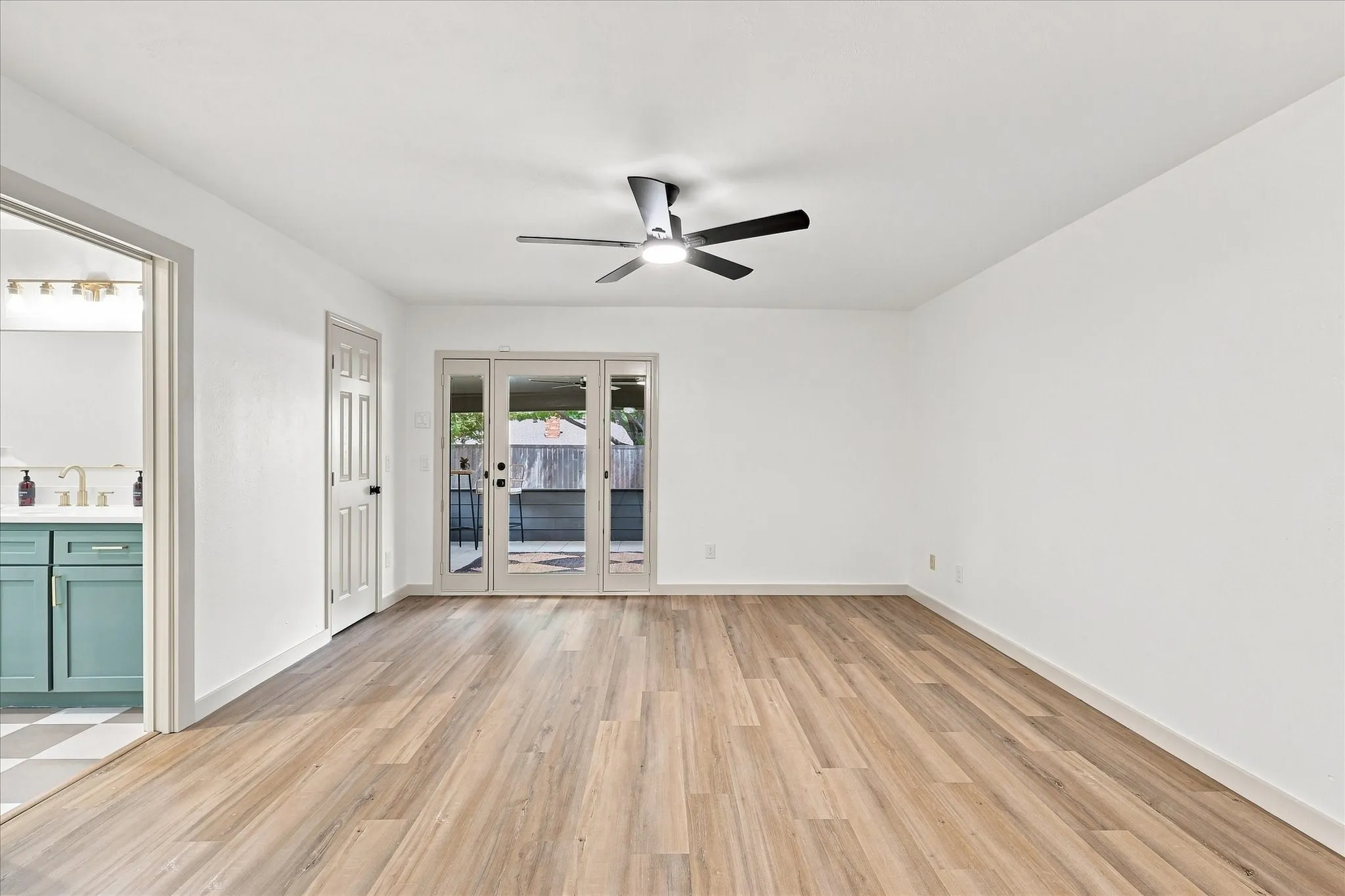 Single Family Residence For Sale in Denton County , 1419 San Antone Lane, Lewisville, Texas 75077, 4 Bedroom, 2 Bathroom, 2 Garage spaces, 2,072 Sqft, built in 1974, mls#21370814, Real Estate Agent in Lewisville, Homes For Sale in Denton county, Homes For Sale in Lewisville, Realtor in Lewisville Texas, Real Estate Brokerage Independent Realty Texas, Luminita Cordes Realtor