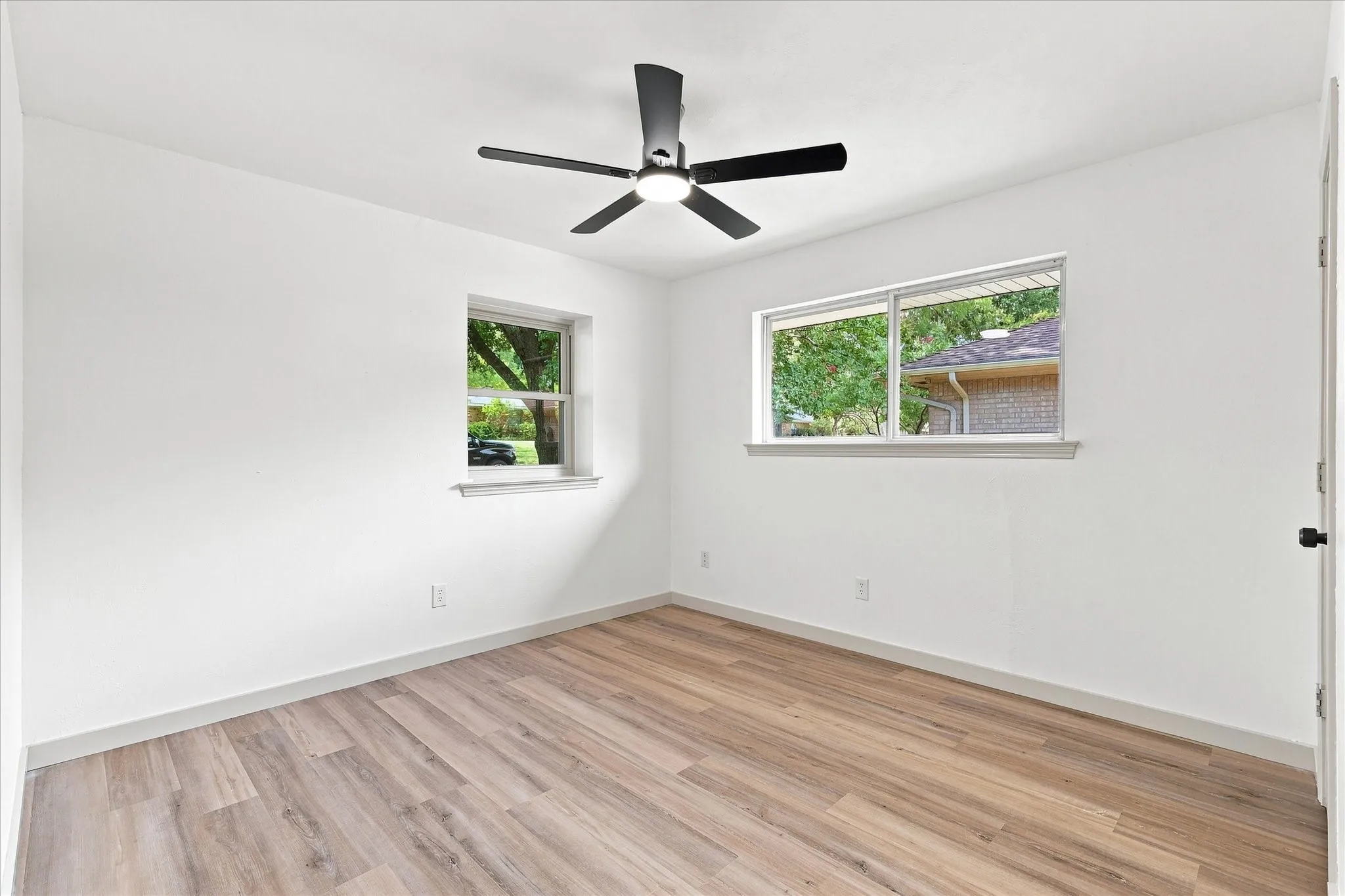 Single Family Residence For Sale in Denton County , 1419 San Antone Lane, Lewisville, Texas 75077, 4 Bedroom, 2 Bathroom, 2 Garage spaces, 2,072 Sqft, built in 1974, mls#21370814, Real Estate Agent in Lewisville, Homes For Sale in Denton county, Homes For Sale in Lewisville, Realtor in Lewisville Texas, Real Estate Brokerage Independent Realty Texas, Luminita Cordes Realtor