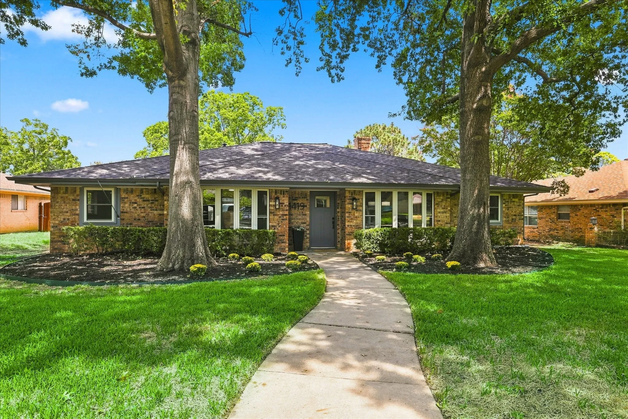 Single Family Residence For Sale in Denton County , 1419 San Antone Lane, Lewisville, Texas 75077, 4 Bedroom, 2 Bathroom, 2 Garage spaces, 2,072 Sqft, built in 1974, mls#21370814, Real Estate Agent in Lewisville, Homes For Sale in Denton county, Homes For Sale in Lewisville, Realtor in Lewisville Texas, Real Estate Brokerage Independent Realty Texas, Luminita Cordes Realtor