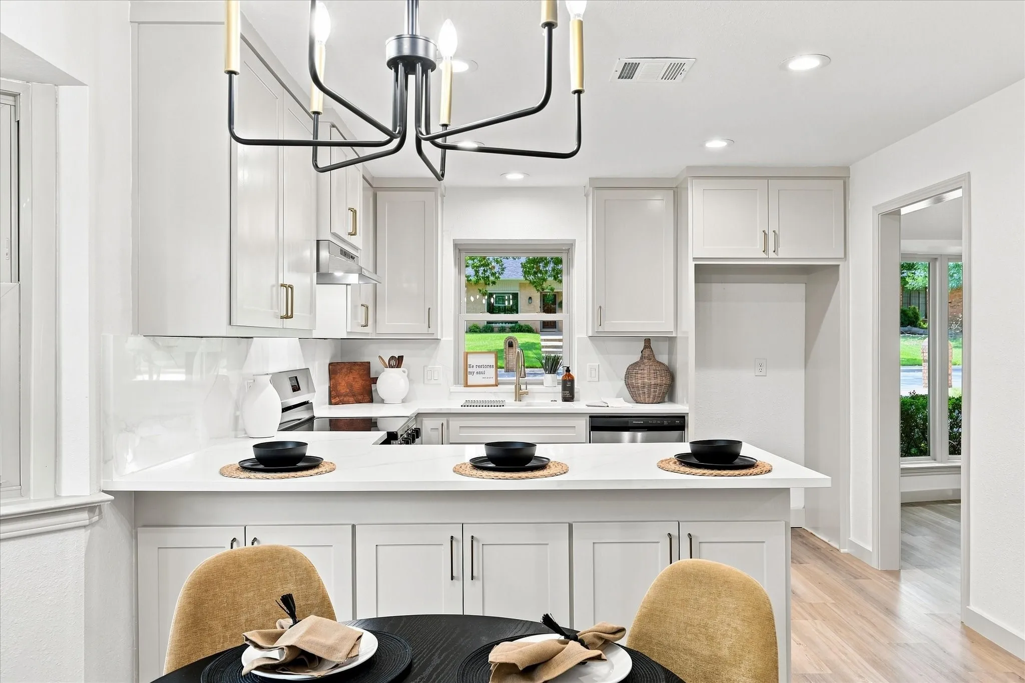 Single Family Residence For Sale in Denton County , 1419 San Antone Lane, Lewisville, Texas 75077, 4 Bedroom, 2 Bathroom, 2 Garage spaces, 2,072 Sqft, built in 1974, mls#21370814, Real Estate Agent in Lewisville, Homes For Sale in Denton county, Homes For Sale in Lewisville, Realtor in Lewisville Texas, Real Estate Brokerage Independent Realty Texas, Luminita Cordes Realtor