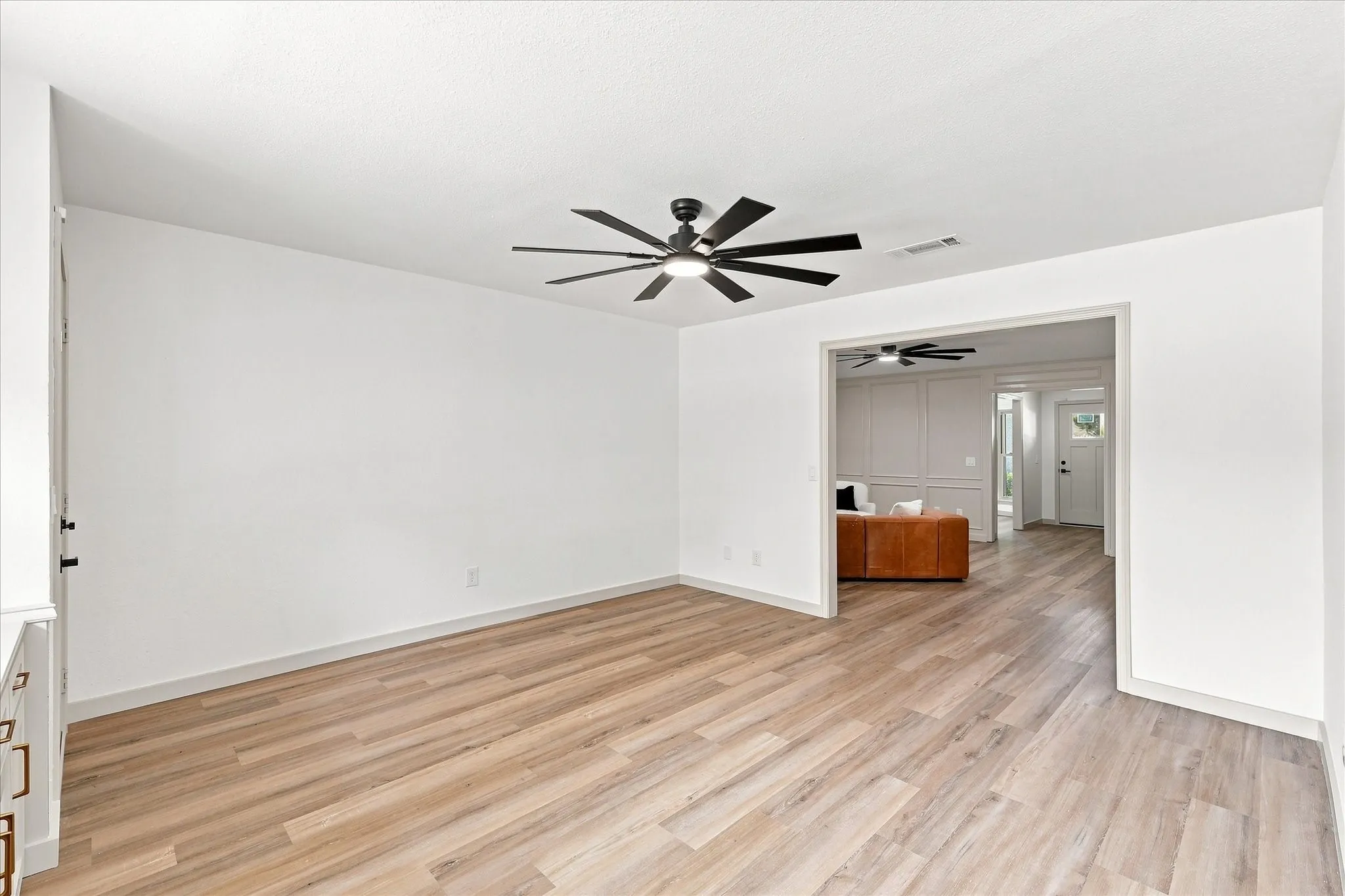 Single Family Residence For Sale in Denton County , 1419 San Antone Lane, Lewisville, Texas 75077, 4 Bedroom, 2 Bathroom, 2 Garage spaces, 2,072 Sqft, built in 1974, mls#21370814, Real Estate Agent in Lewisville, Homes For Sale in Denton county, Homes For Sale in Lewisville, Realtor in Lewisville Texas, Real Estate Brokerage Independent Realty Texas, Luminita Cordes Realtor