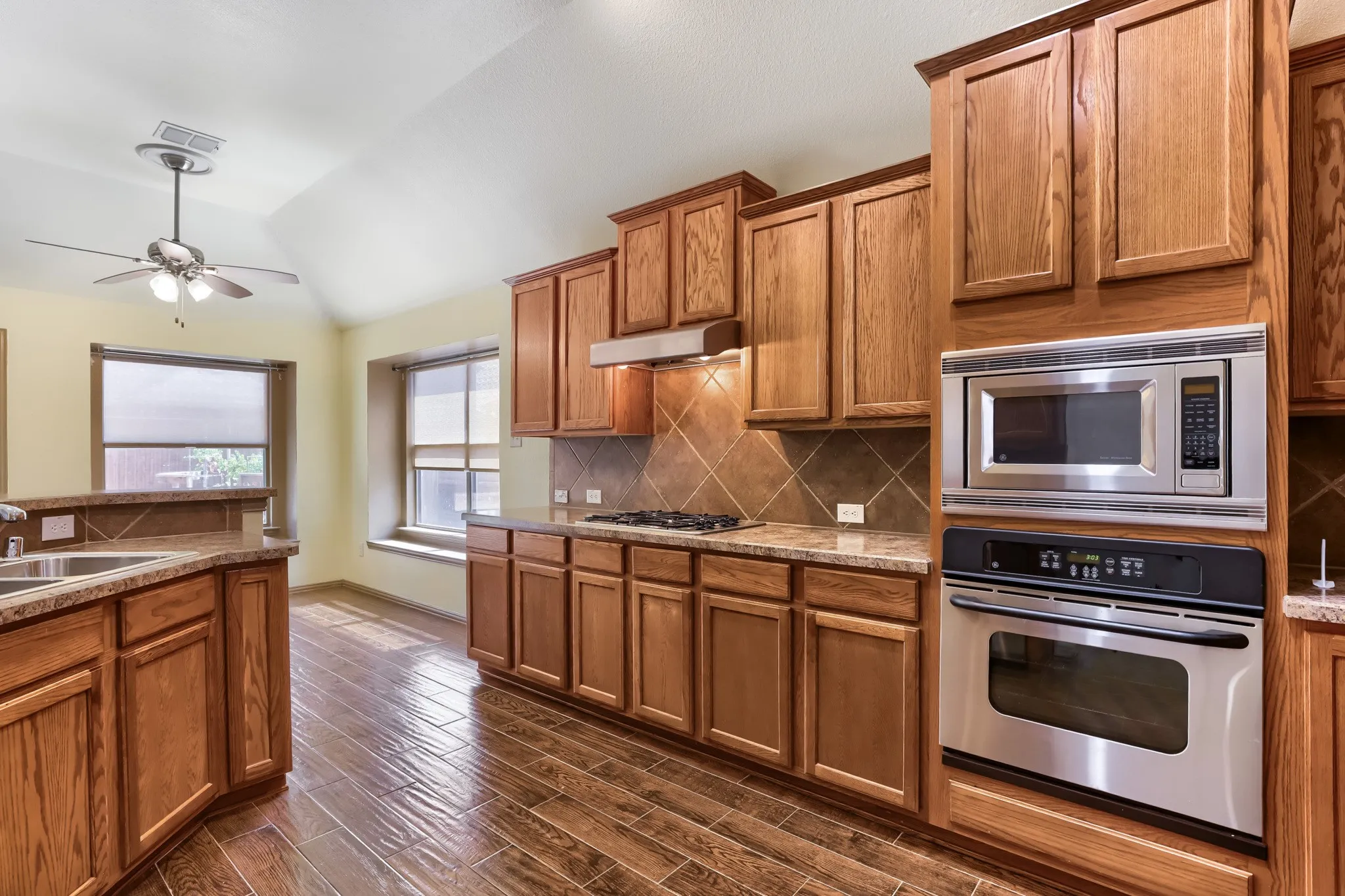 Single Family Residence For Sale in Kaufman County , 114 Beacon Hill Lane, Forney, Texas 75126, 3 Bedroom, 2 Bathroom, 2 Garage spaces, 2,005 Sqft, built in 2005, mls#21370464, Real Estate Agent in Forney, Homes For Sale in Kaufman county, Homes For Sale in Forney, Realtor in Forney Texas, Real Estate Brokerage Independent Realty Texas, Luminita Cordes Realtor