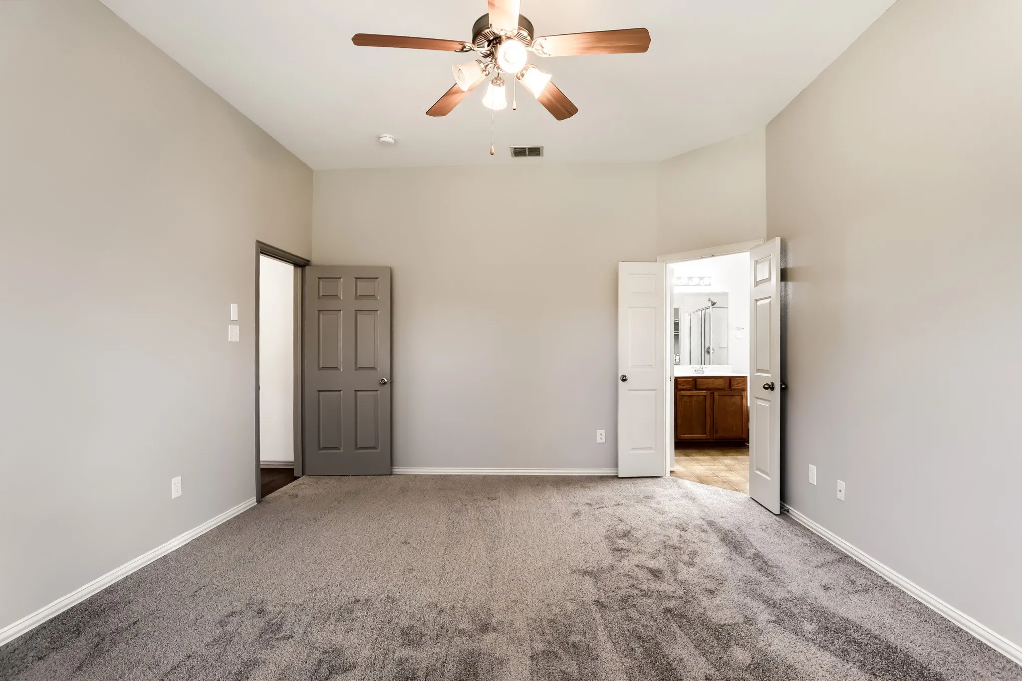 Single Family Residence For Sale in Kaufman County , 114 Beacon Hill Lane, Forney, Texas 75126, 3 Bedroom, 2 Bathroom, 2 Garage spaces, 2,005 Sqft, built in 2005, mls#21370464, Real Estate Agent in Forney, Homes For Sale in Kaufman county, Homes For Sale in Forney, Realtor in Forney Texas, Real Estate Brokerage Independent Realty Texas, Luminita Cordes Realtor