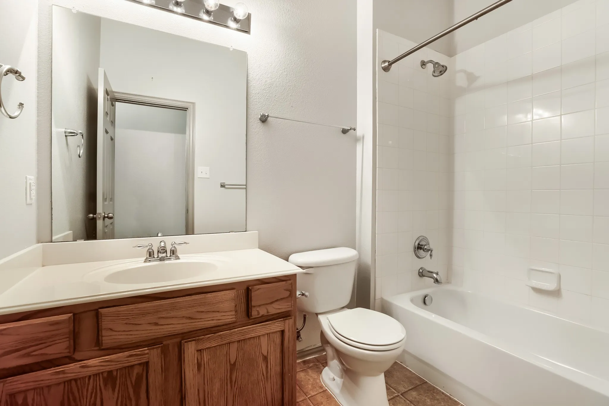 Single Family Residence For Sale in Kaufman County , 114 Beacon Hill Lane, Forney, Texas 75126, 3 Bedroom, 2 Bathroom, 2 Garage spaces, 2,005 Sqft, built in 2005, mls#21370464, Real Estate Agent in Forney, Homes For Sale in Kaufman county, Homes For Sale in Forney, Realtor in Forney Texas, Real Estate Brokerage Independent Realty Texas, Luminita Cordes Realtor