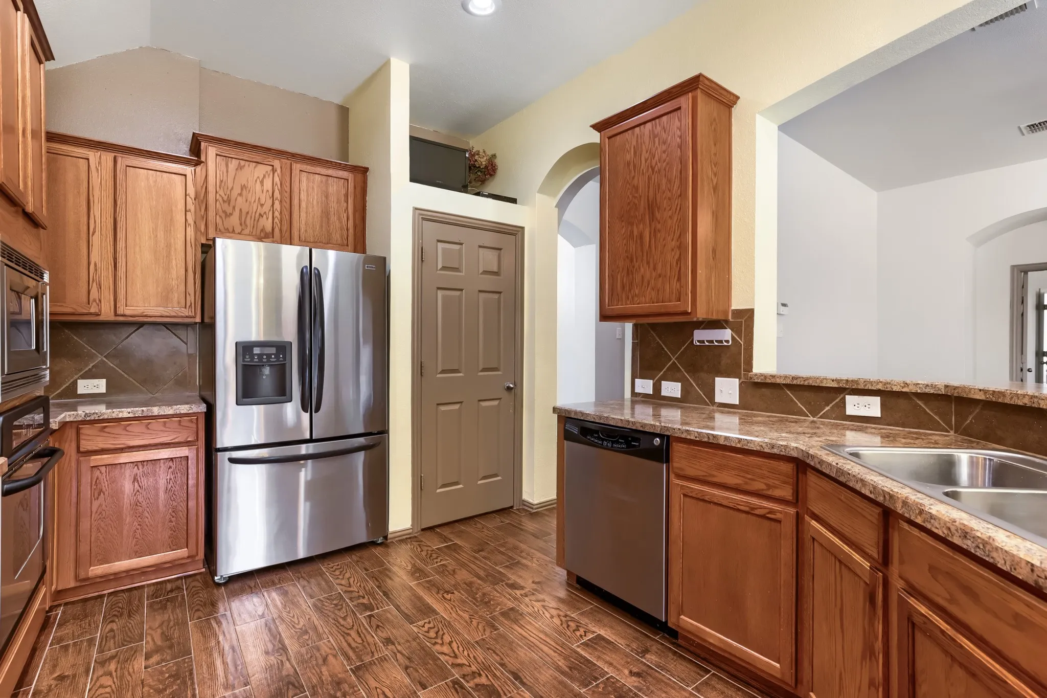 Single Family Residence For Sale in Kaufman County , 114 Beacon Hill Lane, Forney, Texas 75126, 3 Bedroom, 2 Bathroom, 2 Garage spaces, 2,005 Sqft, built in 2005, mls#21370464, Real Estate Agent in Forney, Homes For Sale in Kaufman county, Homes For Sale in Forney, Realtor in Forney Texas, Real Estate Brokerage Independent Realty Texas, Luminita Cordes Realtor