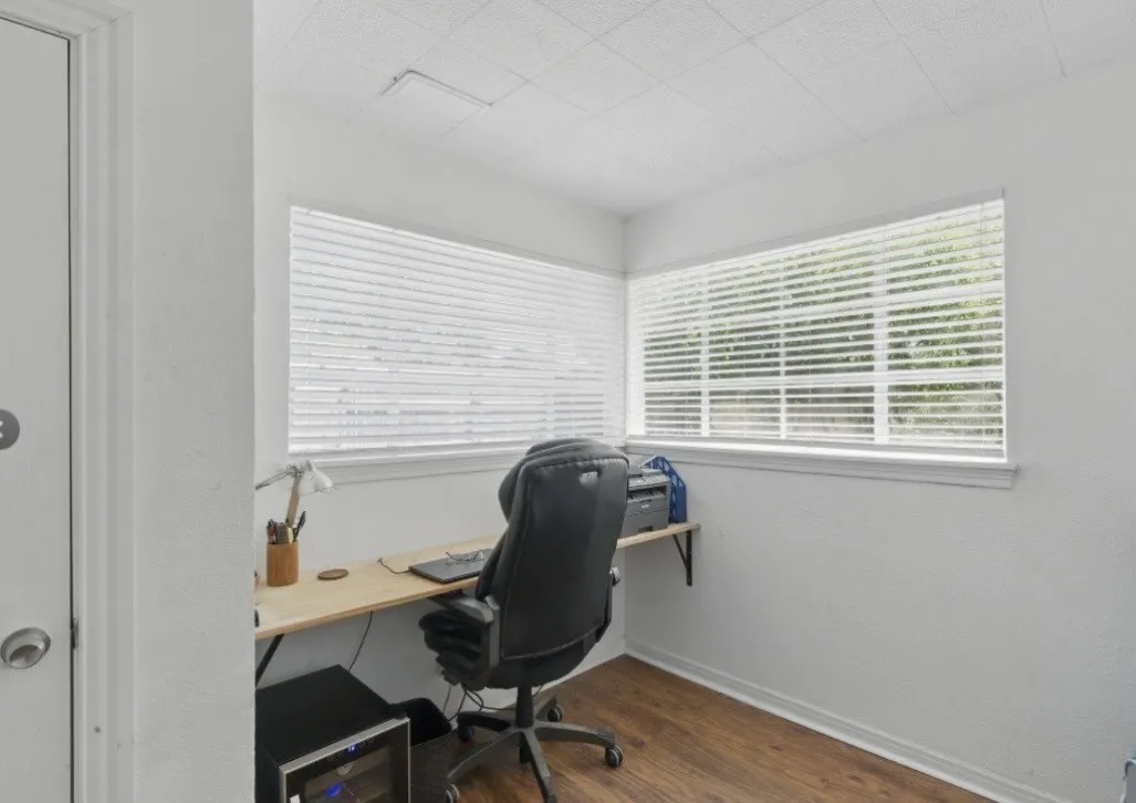 3rd bedroom used as office